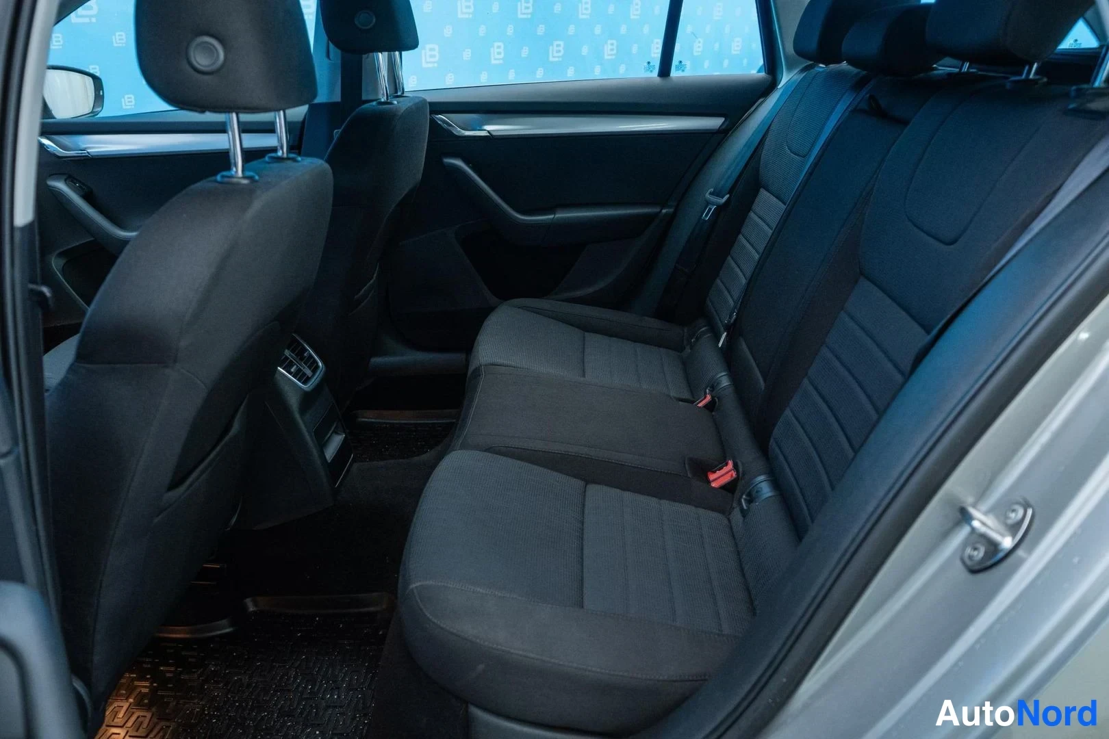 Beige Skoda Octavia 2014, rear seats, photo 11