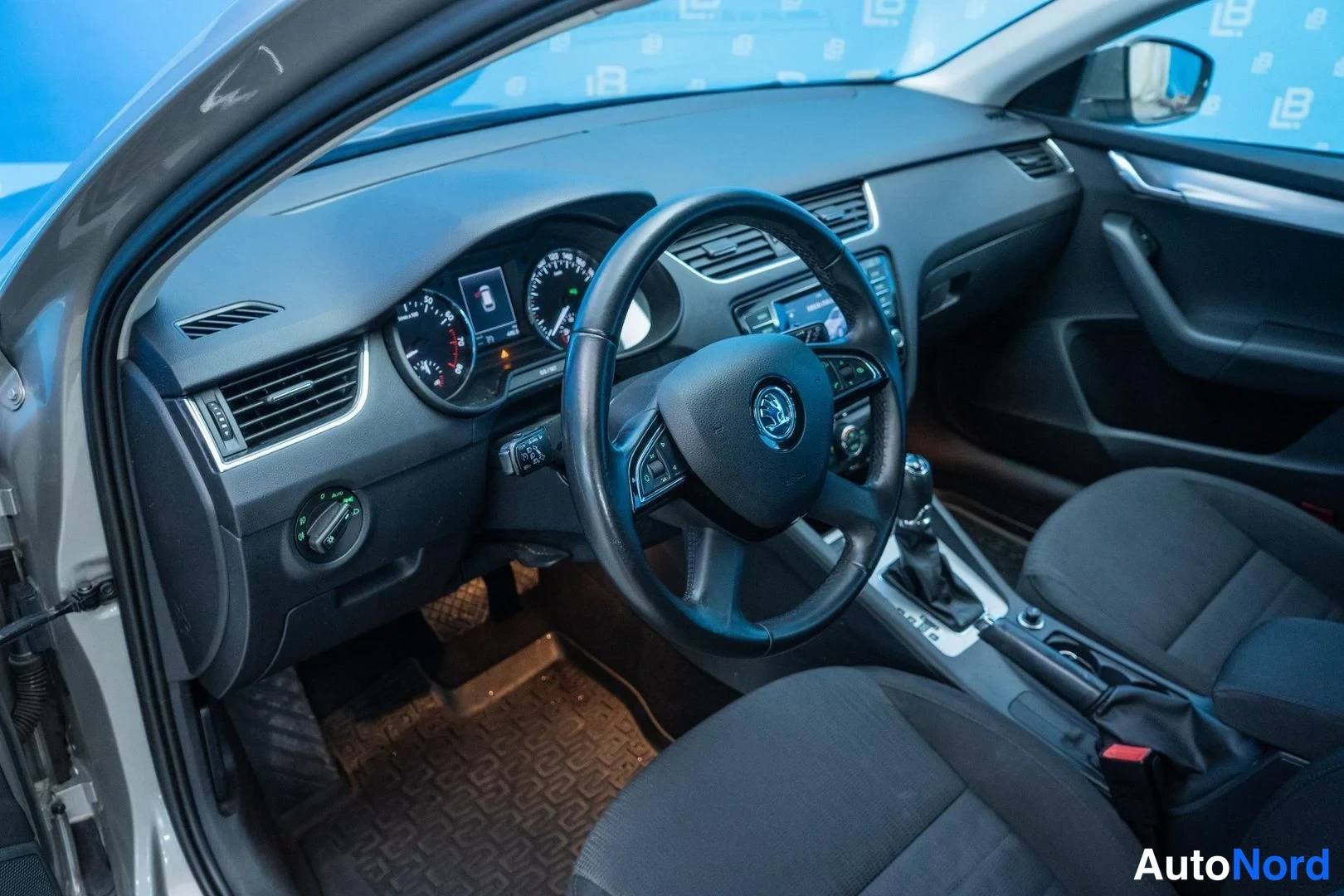 Beige Skoda Octavia 2014, cockpit, photo 7