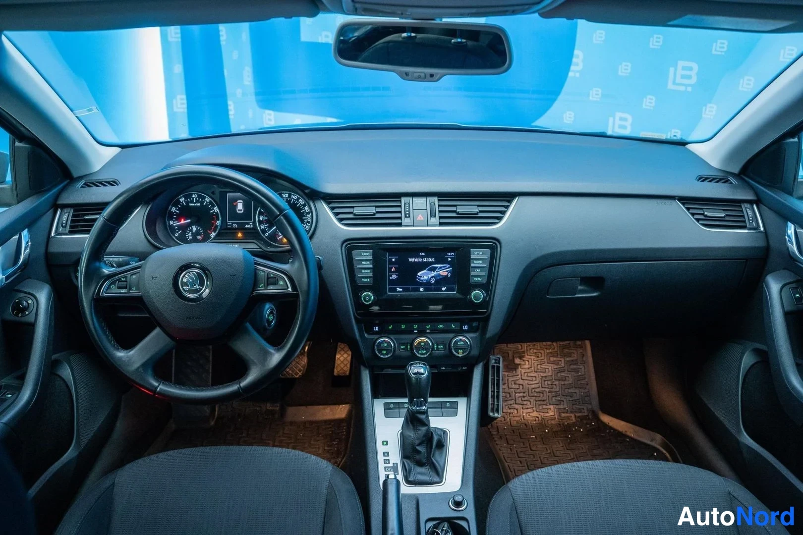 Beige Skoda Octavia 2014, cockpit, photo 8