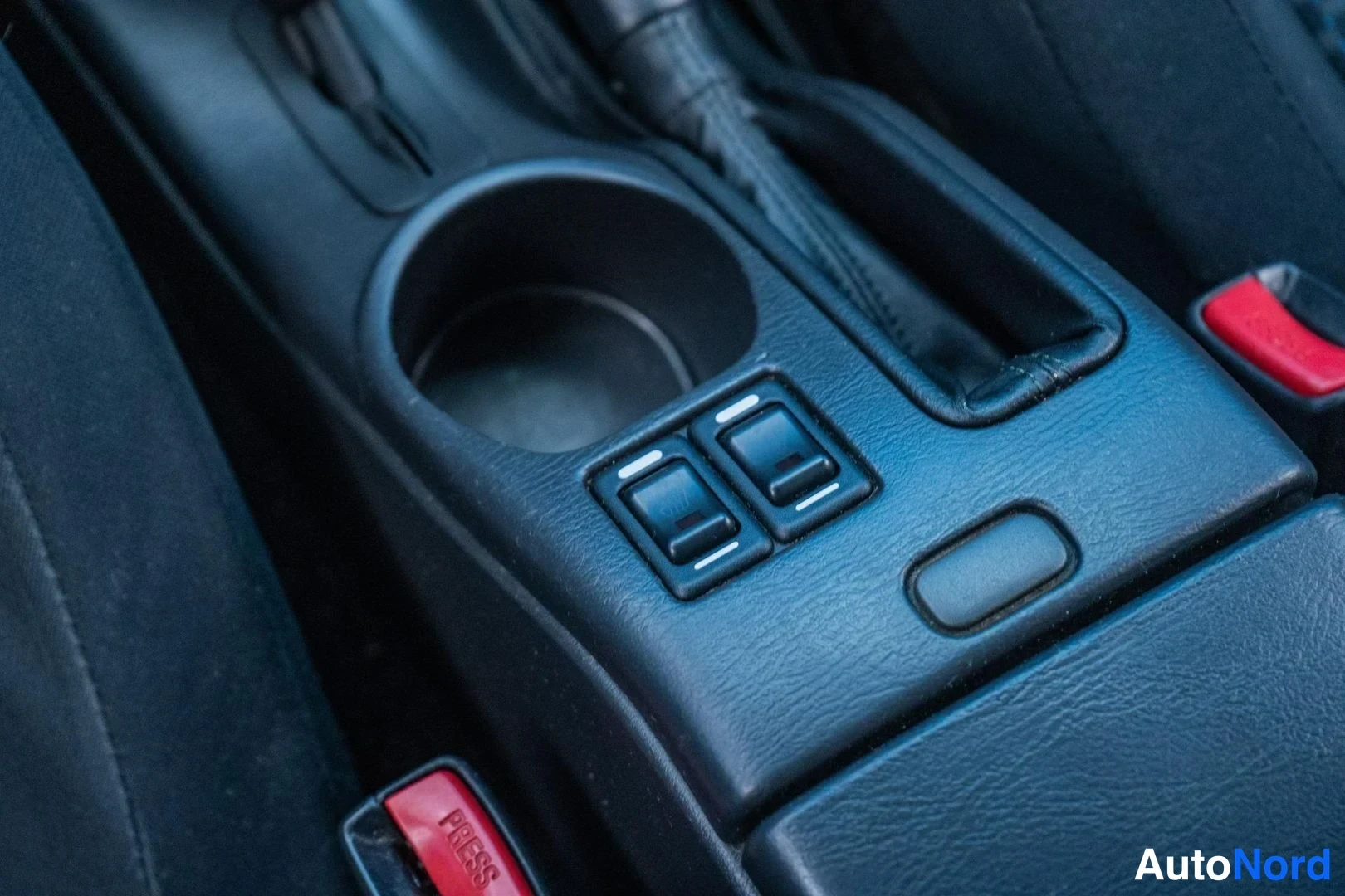Silver Subaru Impreza 2007, detail, photo 13