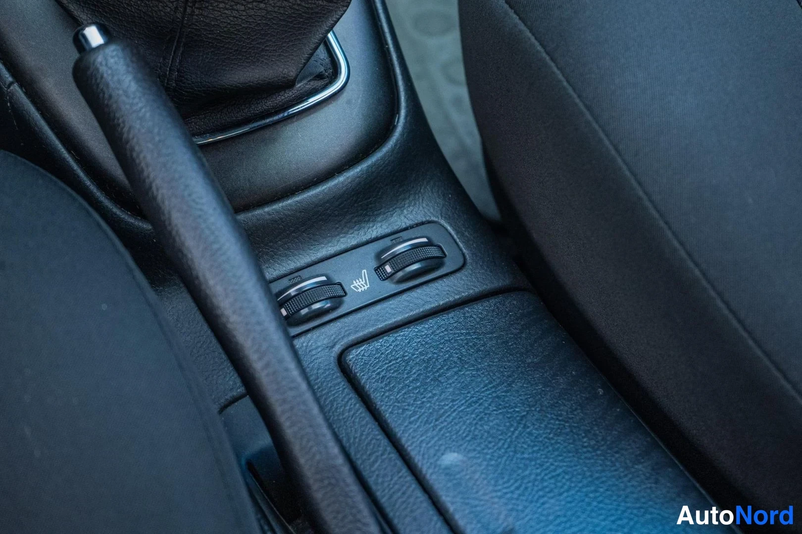 Silver Toyota Avensis 2006, detail, photo 14