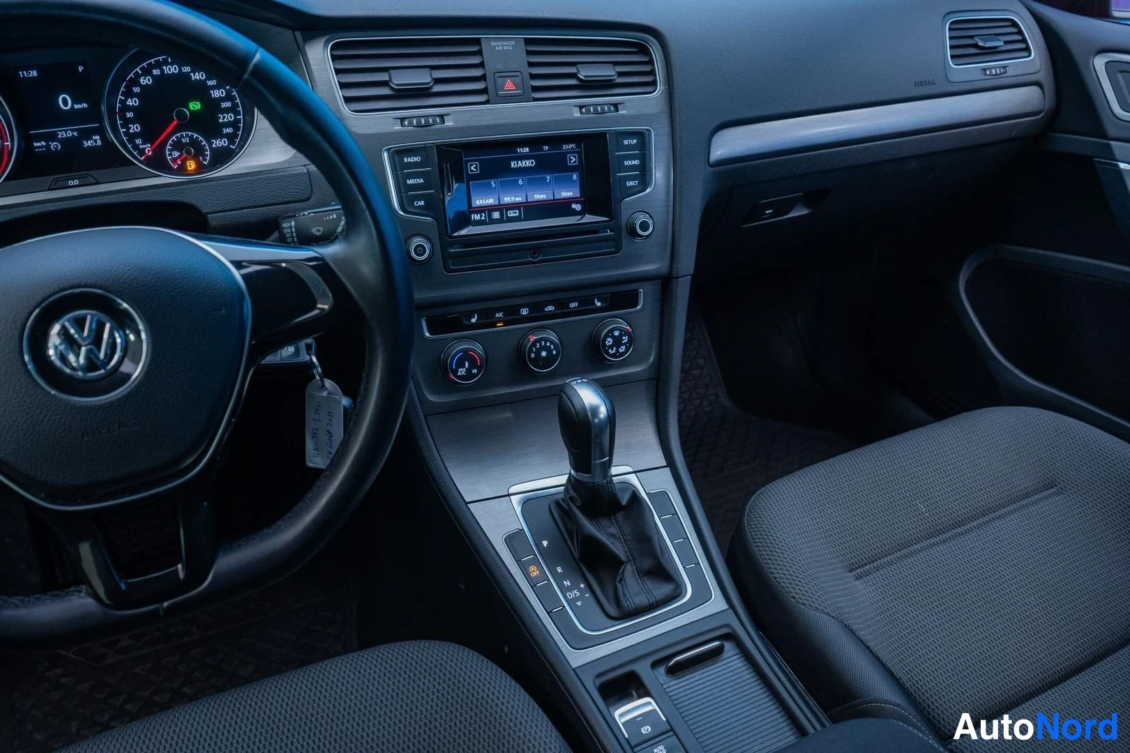 Red Volkswagen Golf 2014, cockpit, photo 9