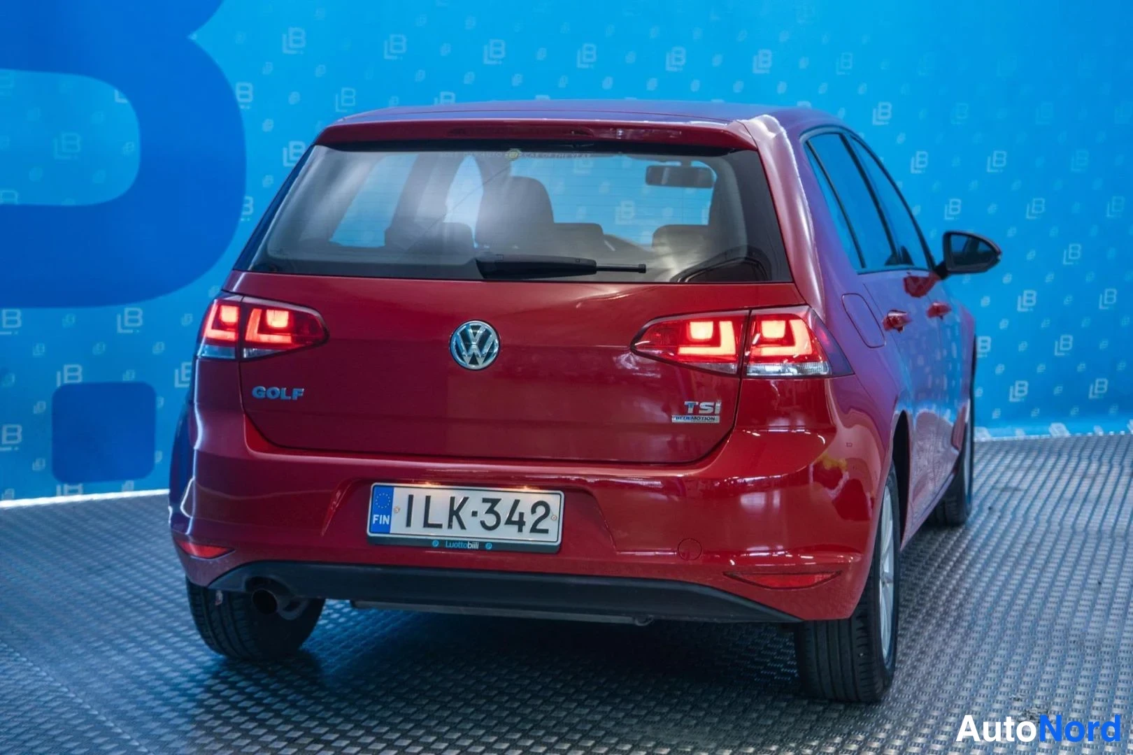 Red Volkswagen Golf 2014, rear three-quarter, photo 5