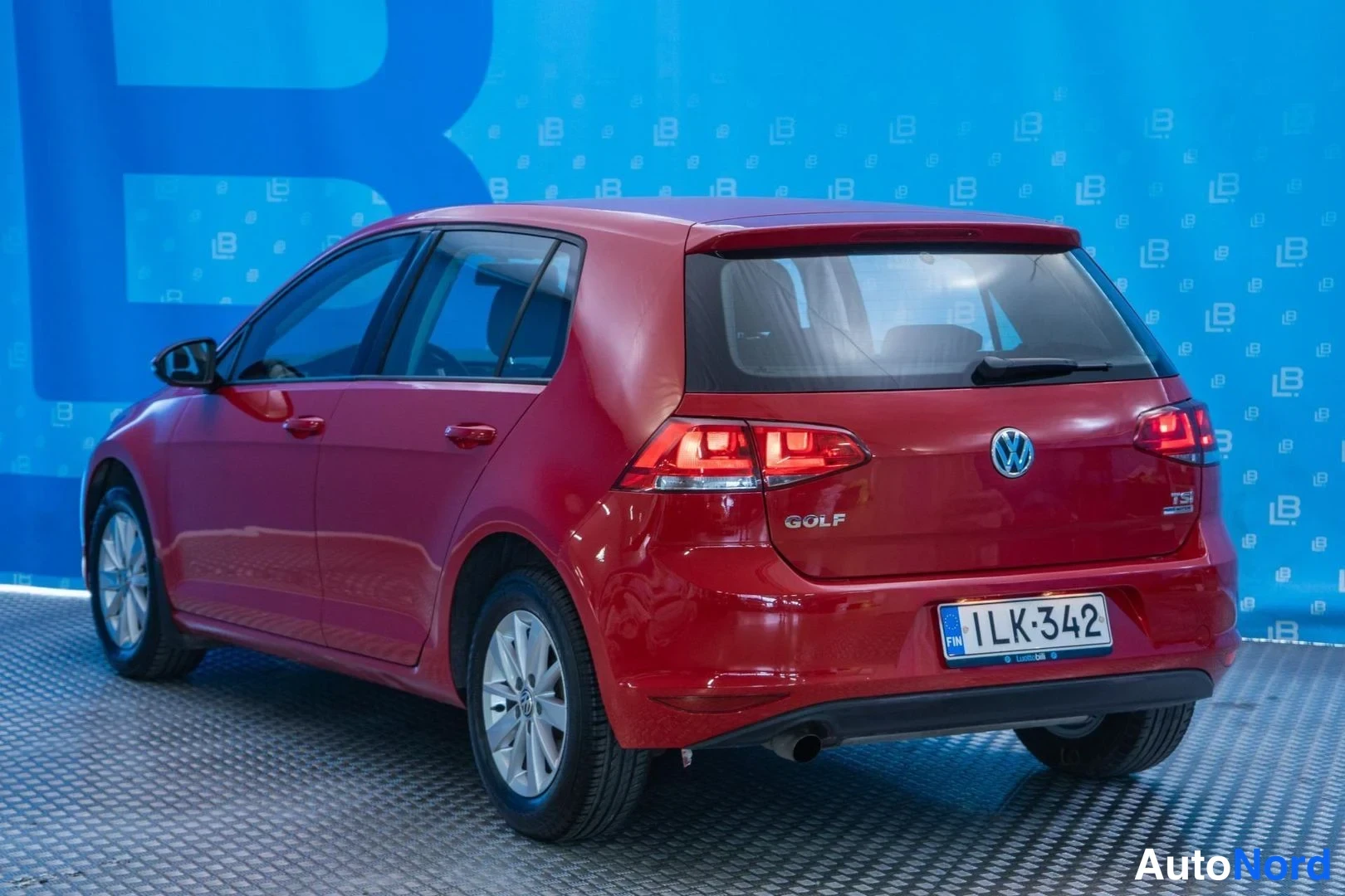 Red Volkswagen Golf 2014, rear three-quarter, photo 6