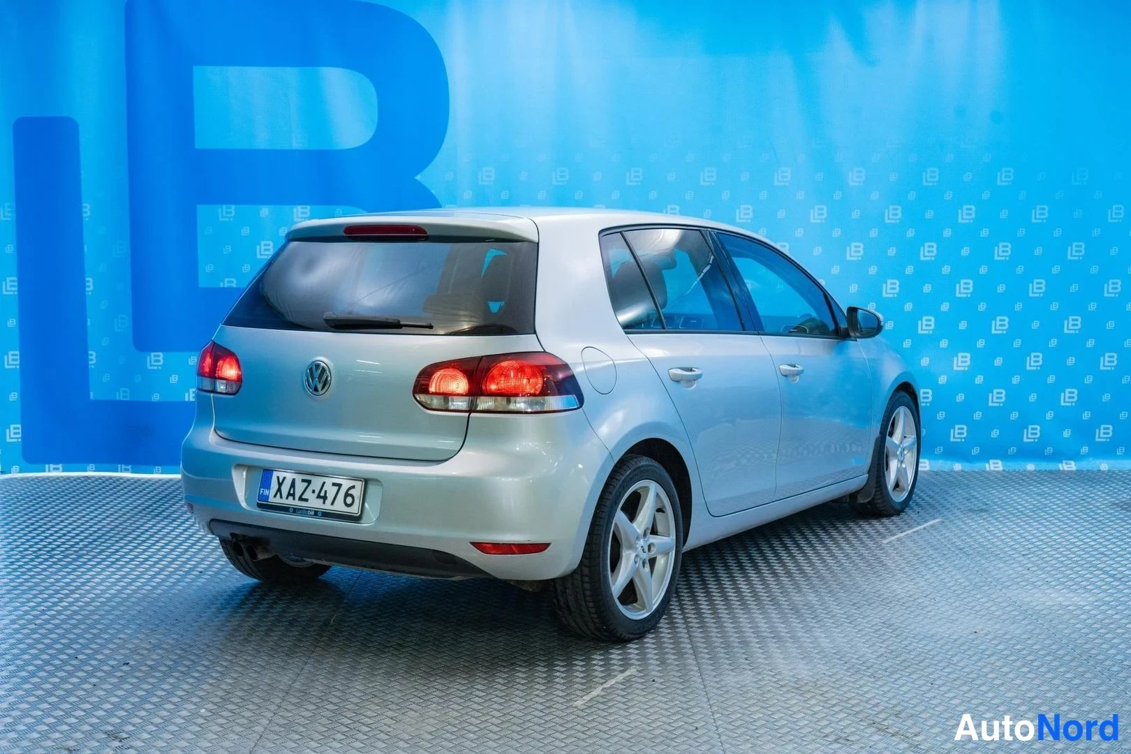 Grey Volkswagen Golf 2012, rear three-quarter, photo 4