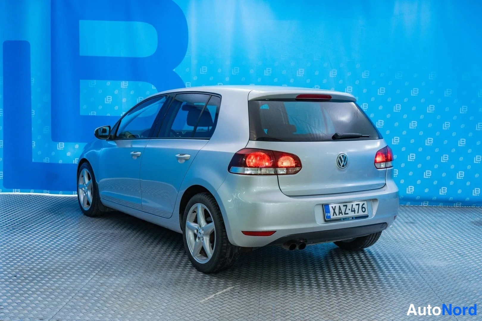 Grey Volkswagen Golf 2012, rear three-quarter, photo 5