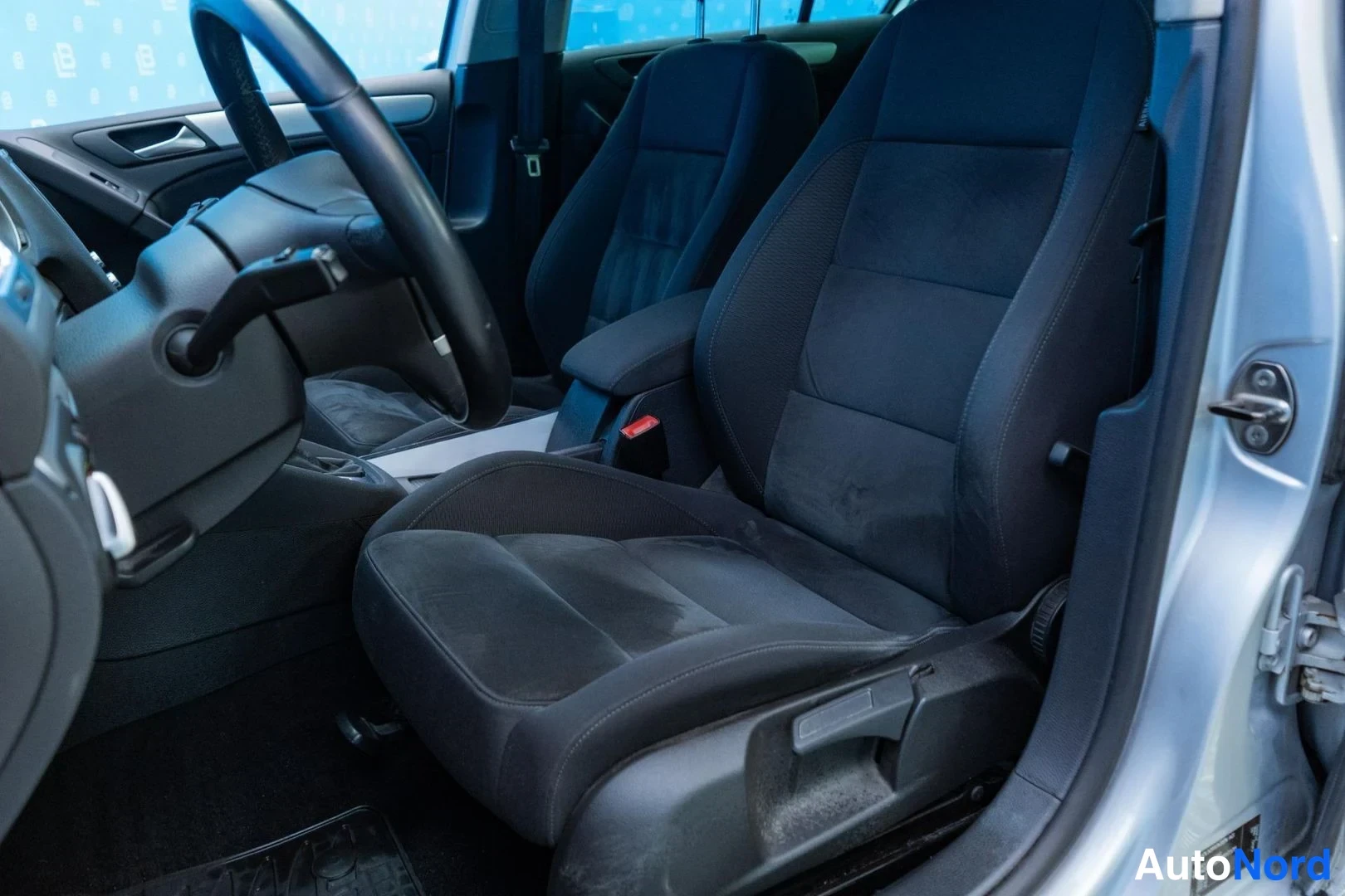 Grey Volkswagen Golf 2012, front seats, photo 10