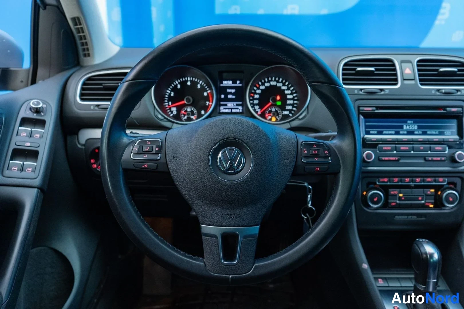 Grey Volkswagen Golf 2012, detail, photo 12