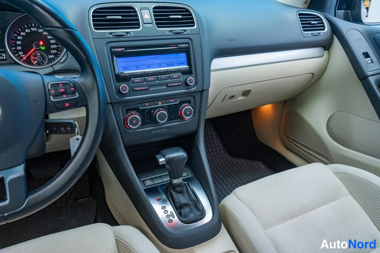 Black Volkswagen Golf 2010, cockpit, photo 8