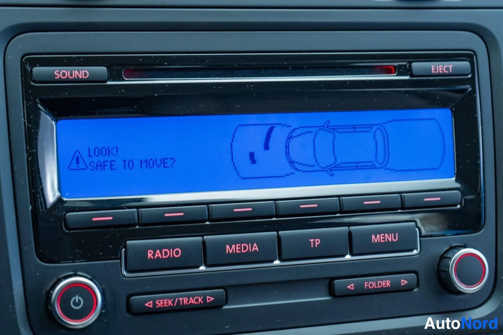 Black Volkswagen Golf 2010, detail, photo 17