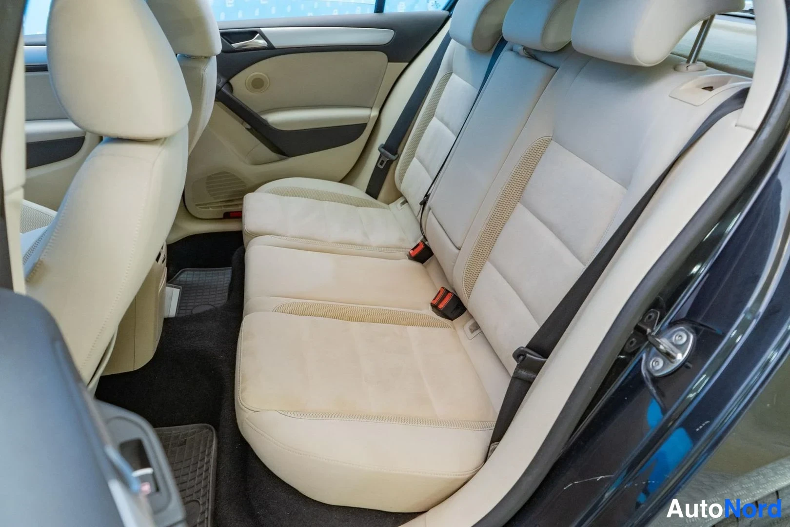 Black Volkswagen Golf 2010, rear seats, photo 12