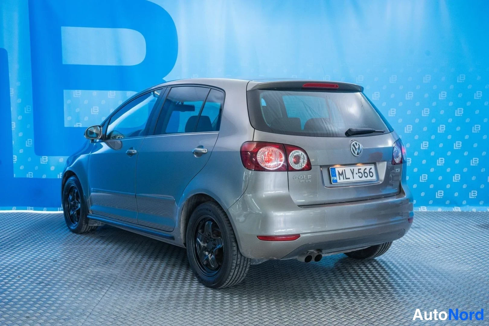 Brown Volkswagen Golf Plus 2010, rear three-quarter, photo 5
