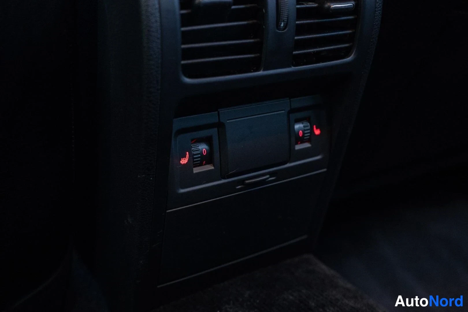 Brown Volkswagen Passat 2011, detail, photo 19