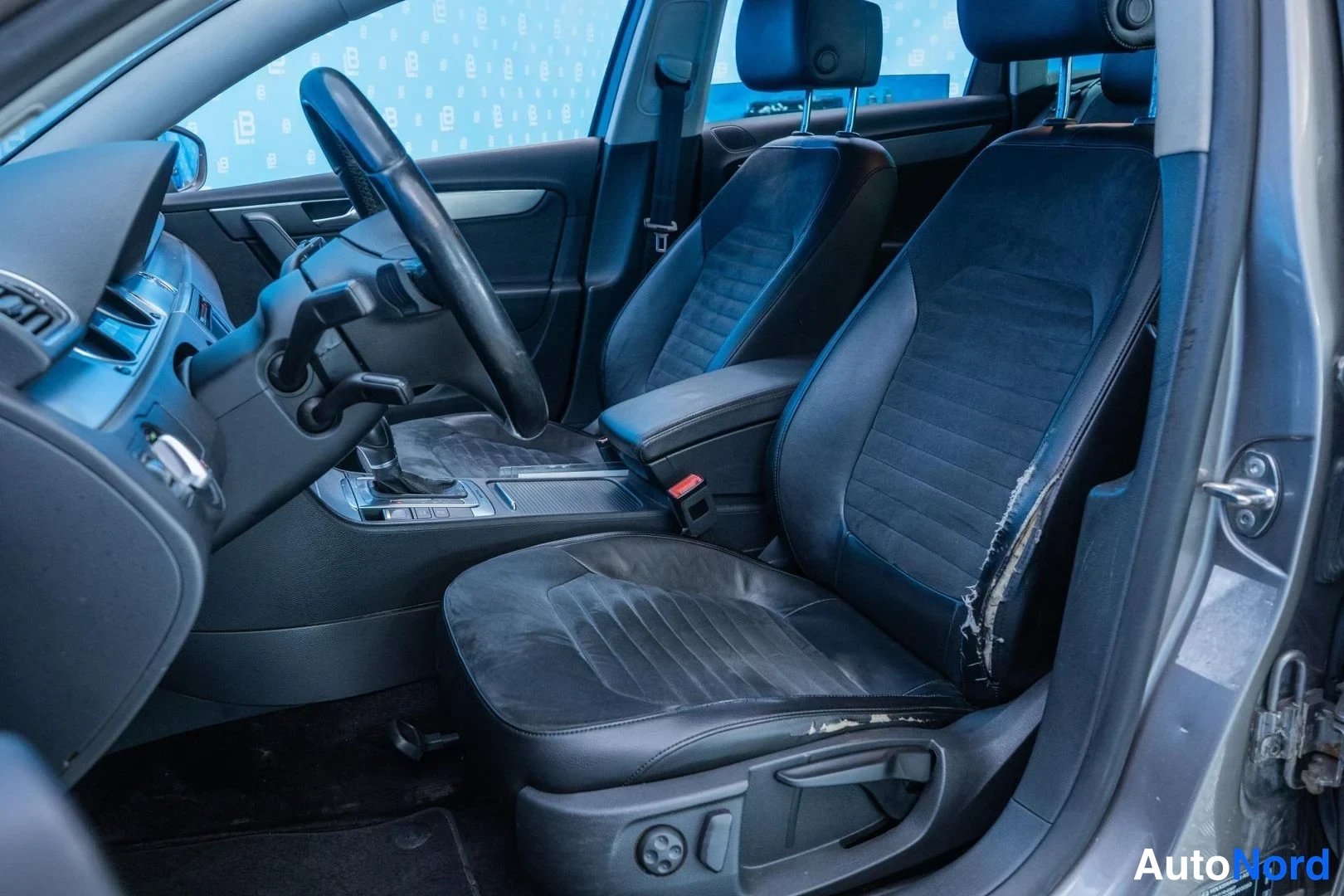 Brown Volkswagen Passat 2011, front seats, photo 10