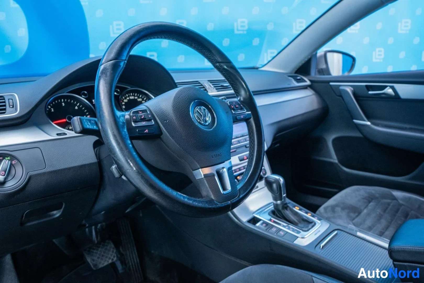 Brown Volkswagen Passat 2011, cockpit, photo 7