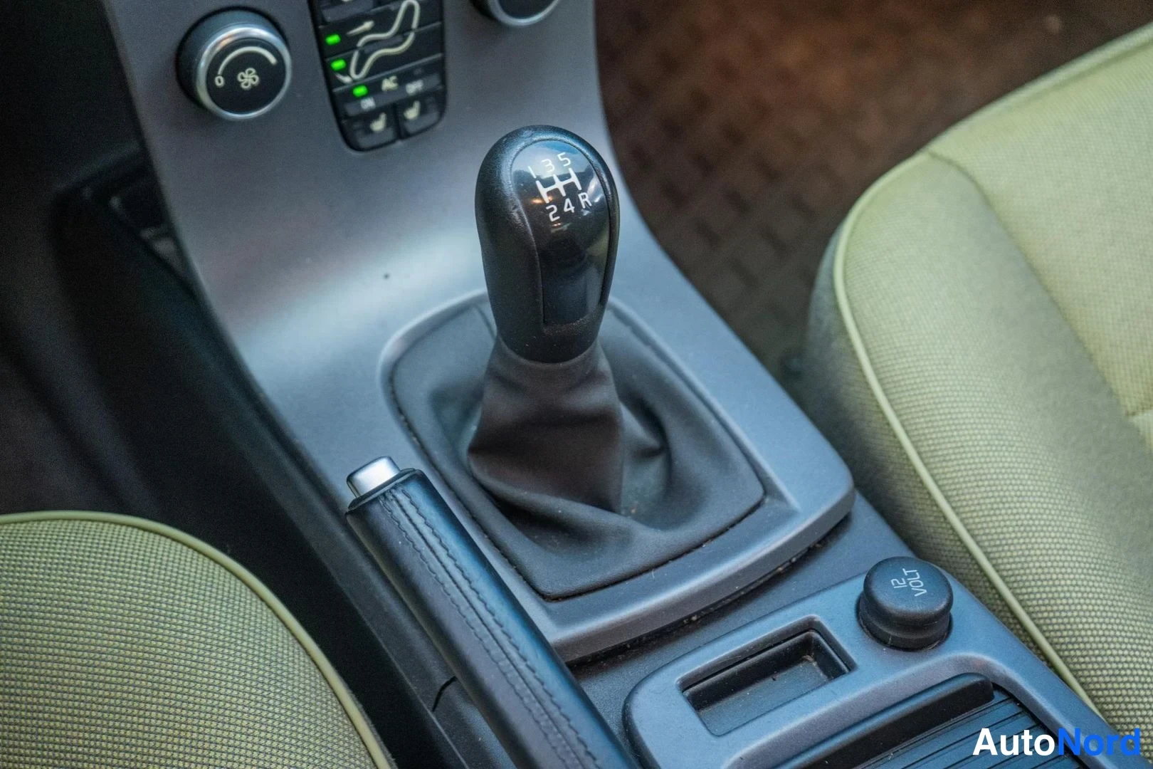 Green Volvo S40 2008, detail, photo 13