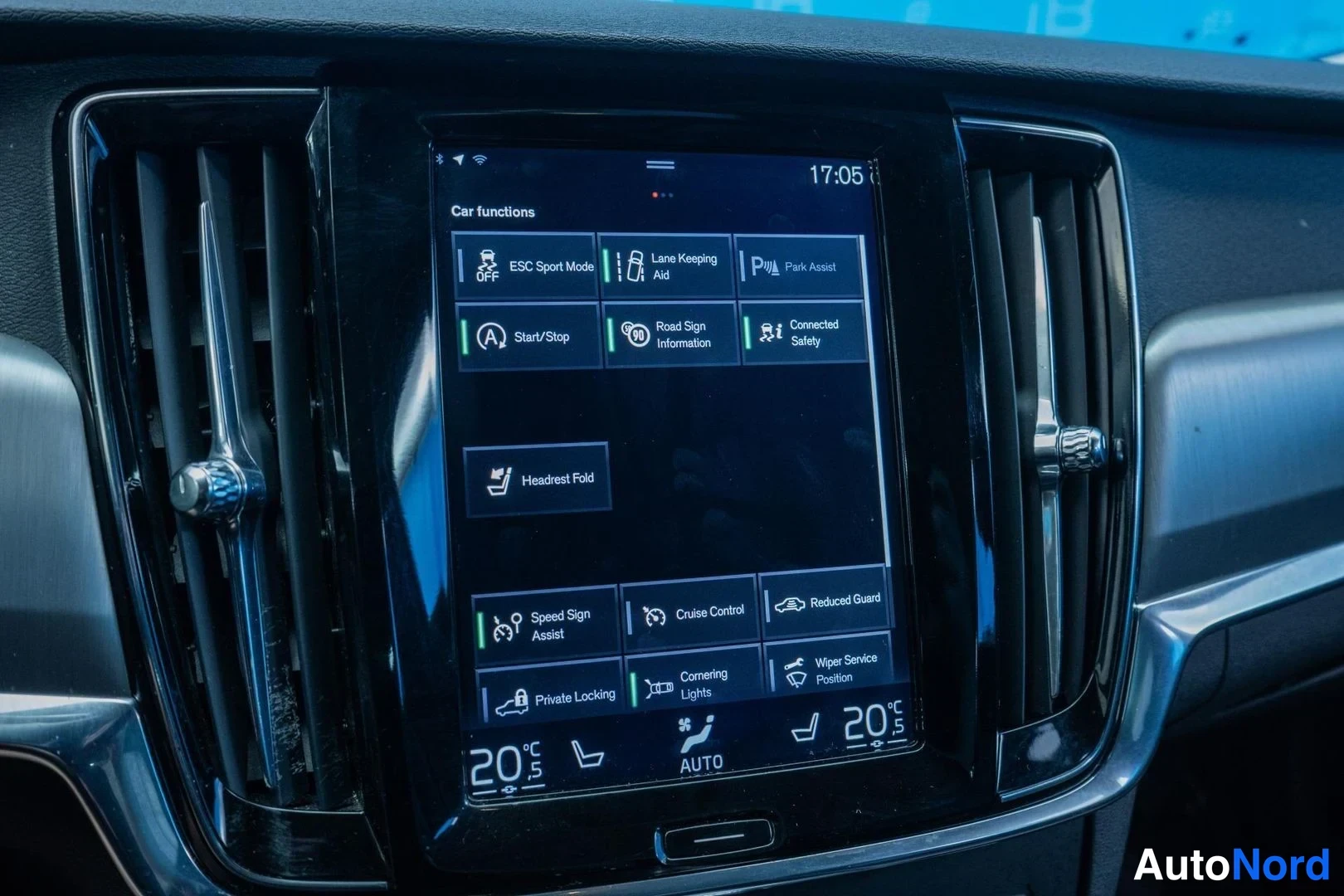 Black Volvo S90 2018, detail, photo 19