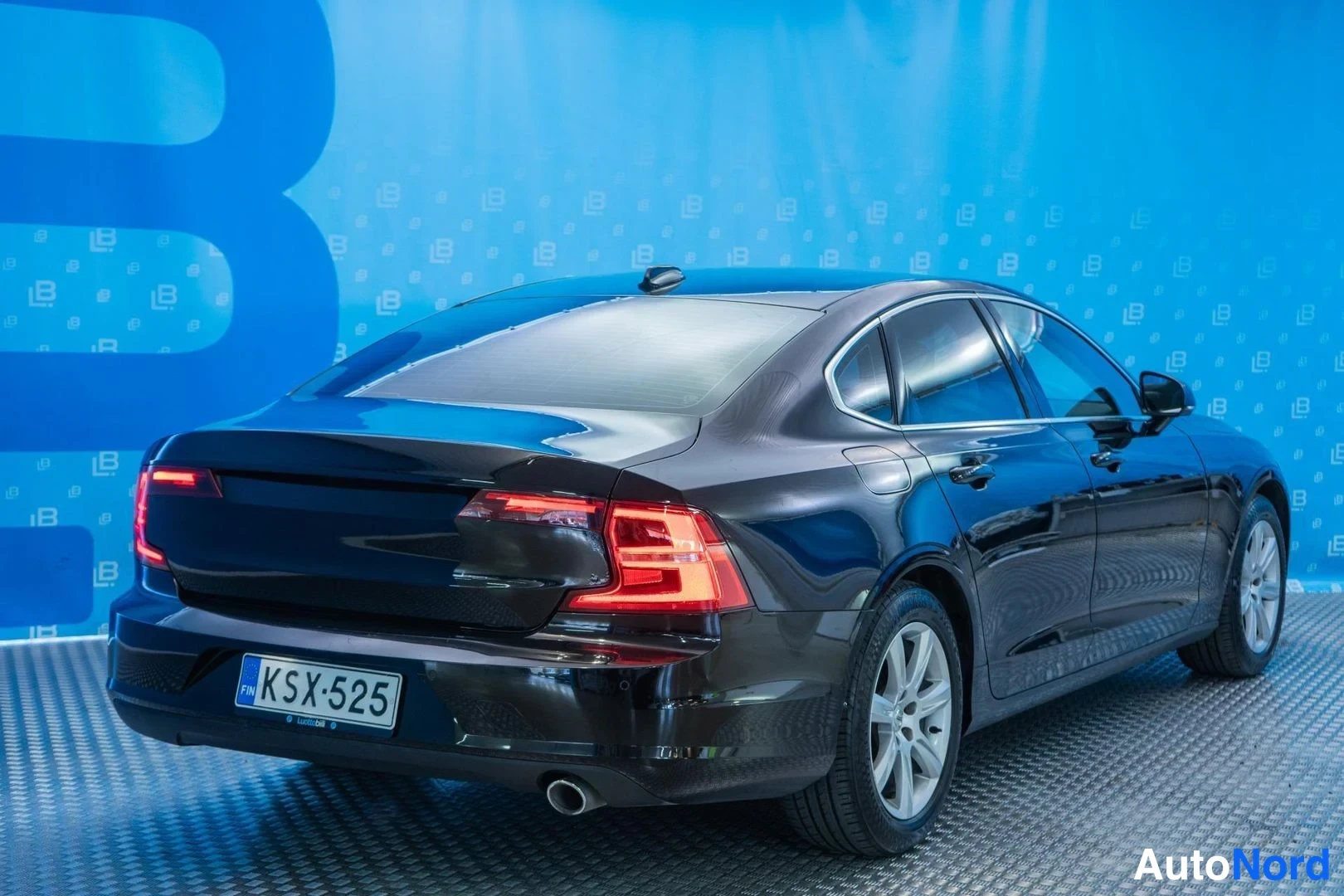 Black Volvo S90 2018, rear three-quarter, photo 4
