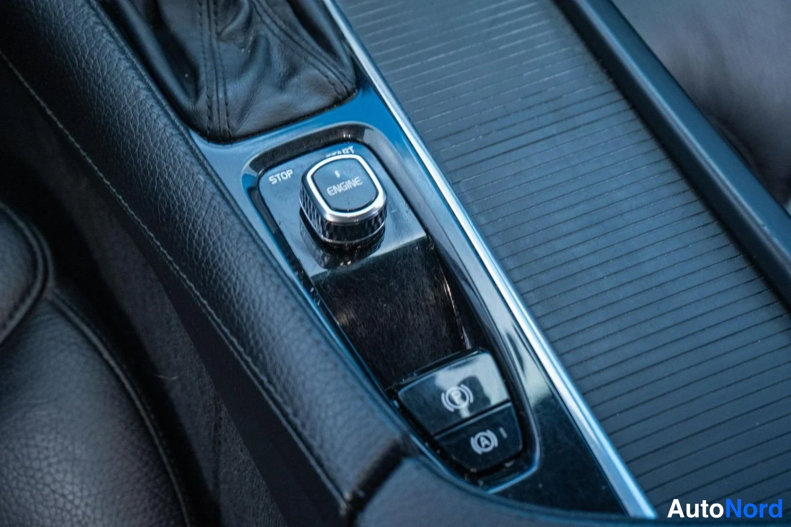 White Volvo V90 2017, detail, photo 14