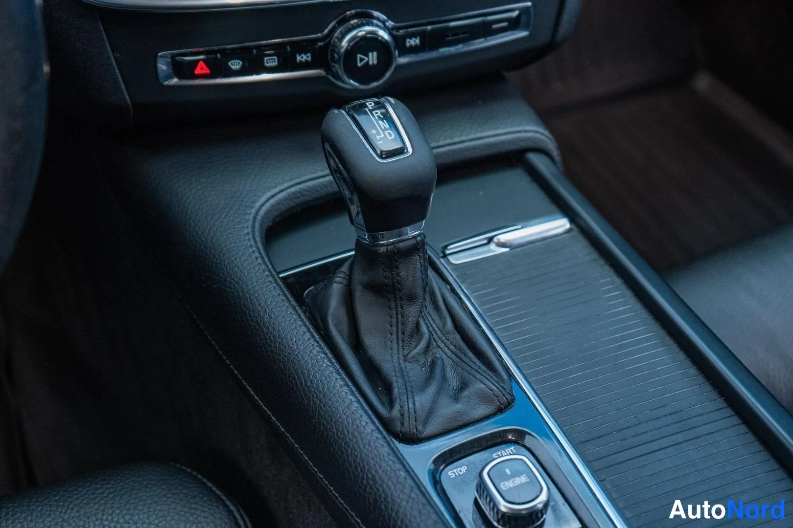 White Volvo V90 2017, detail, photo 15