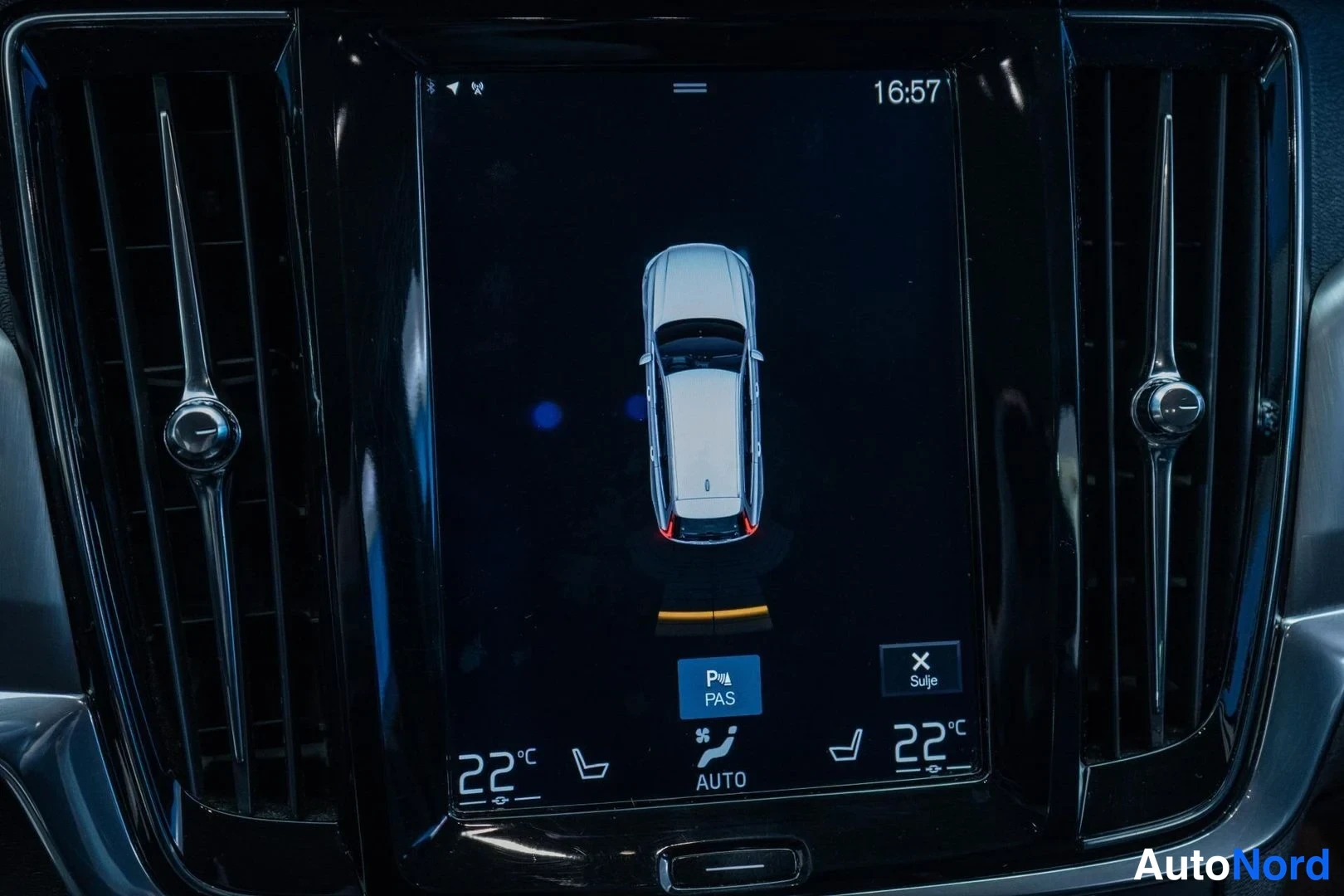 White Volvo V90 2017, detail, photo 20