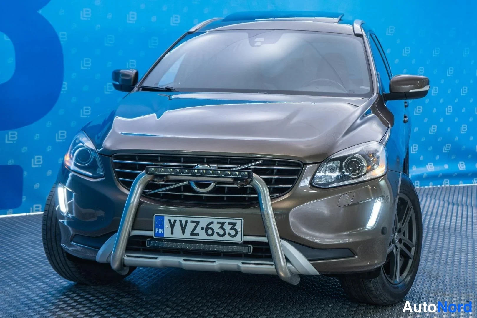 Brown Volvo XC60 2014, front, photo 3