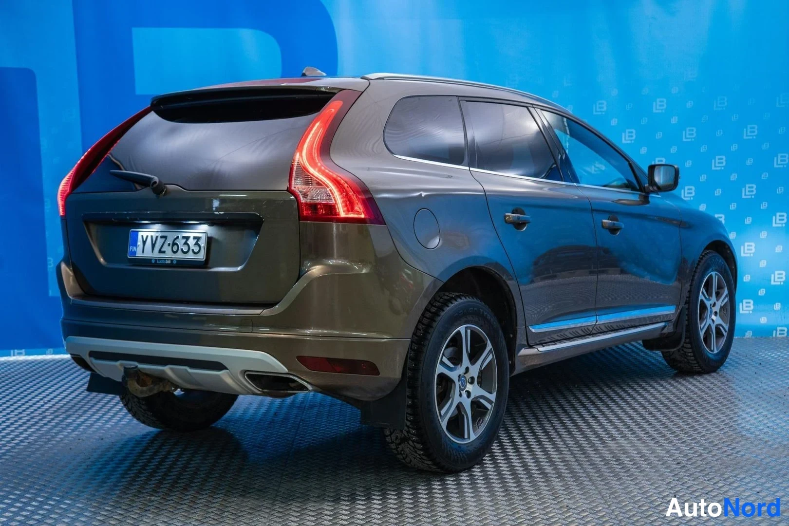 Brown Volvo XC60 2014, rear three-quarter, photo 5