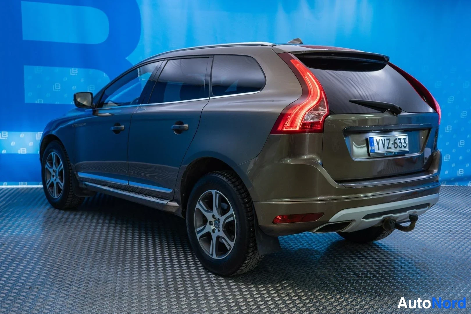Brown Volvo XC60 2014, rear three-quarter, photo 4