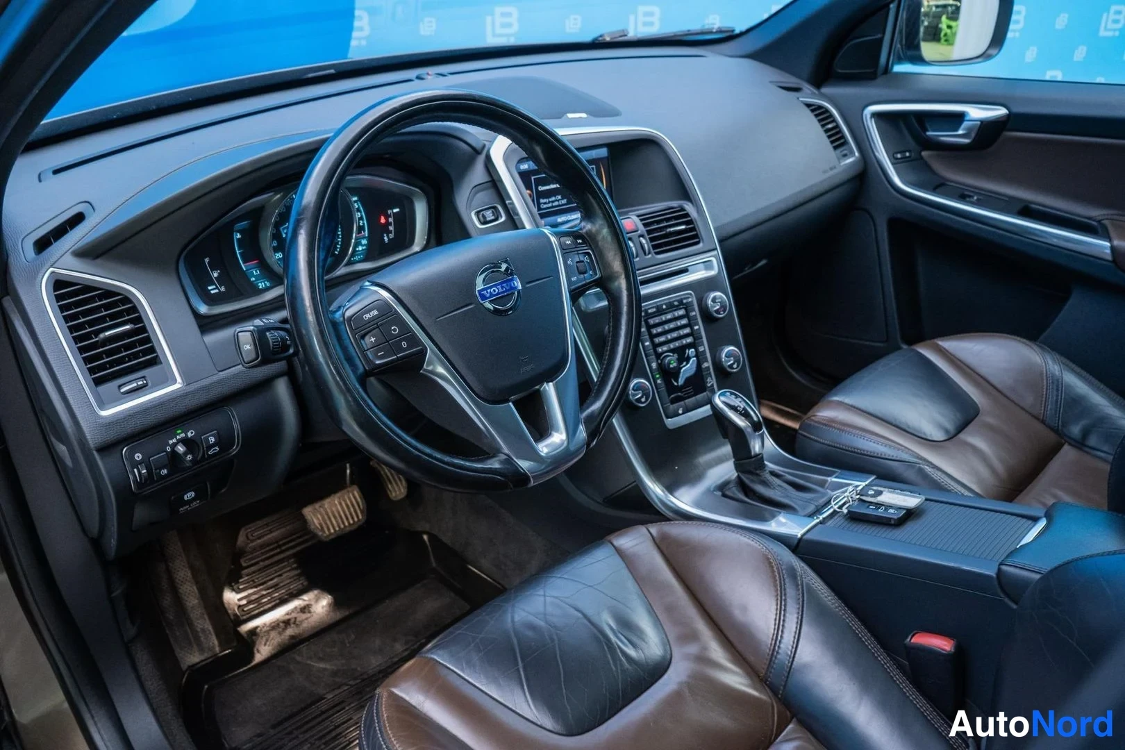 Brown Volvo XC60 2014, cockpit, photo 7