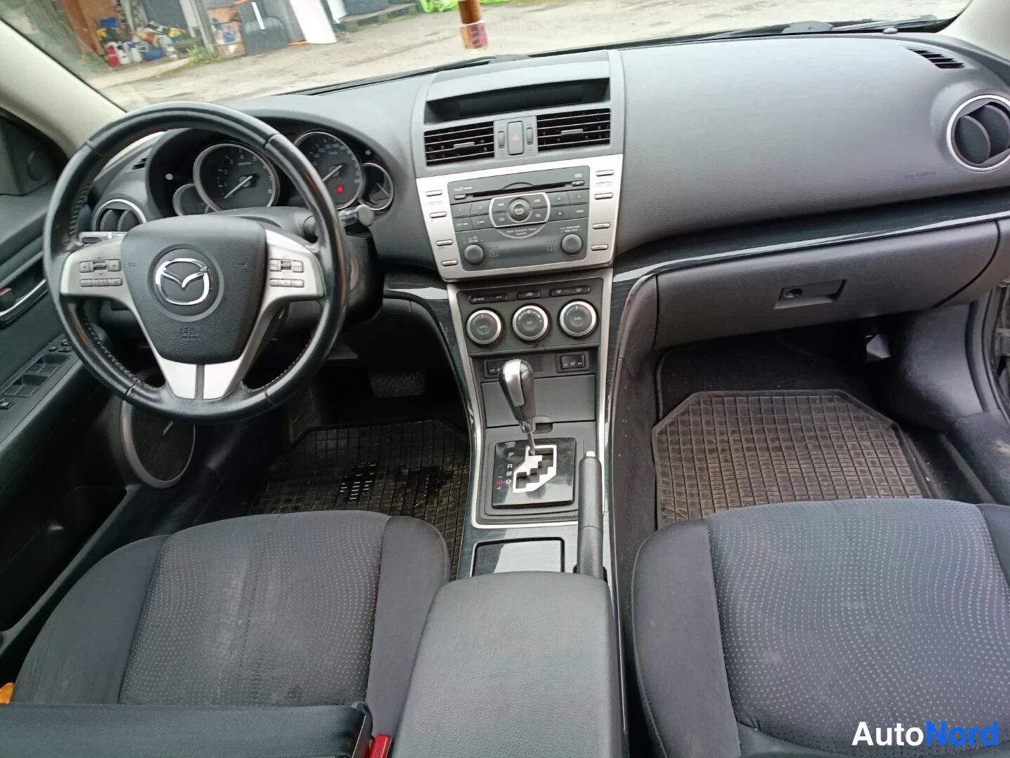 Musta Mazda 6 2008, ohjaamo, kuva 7