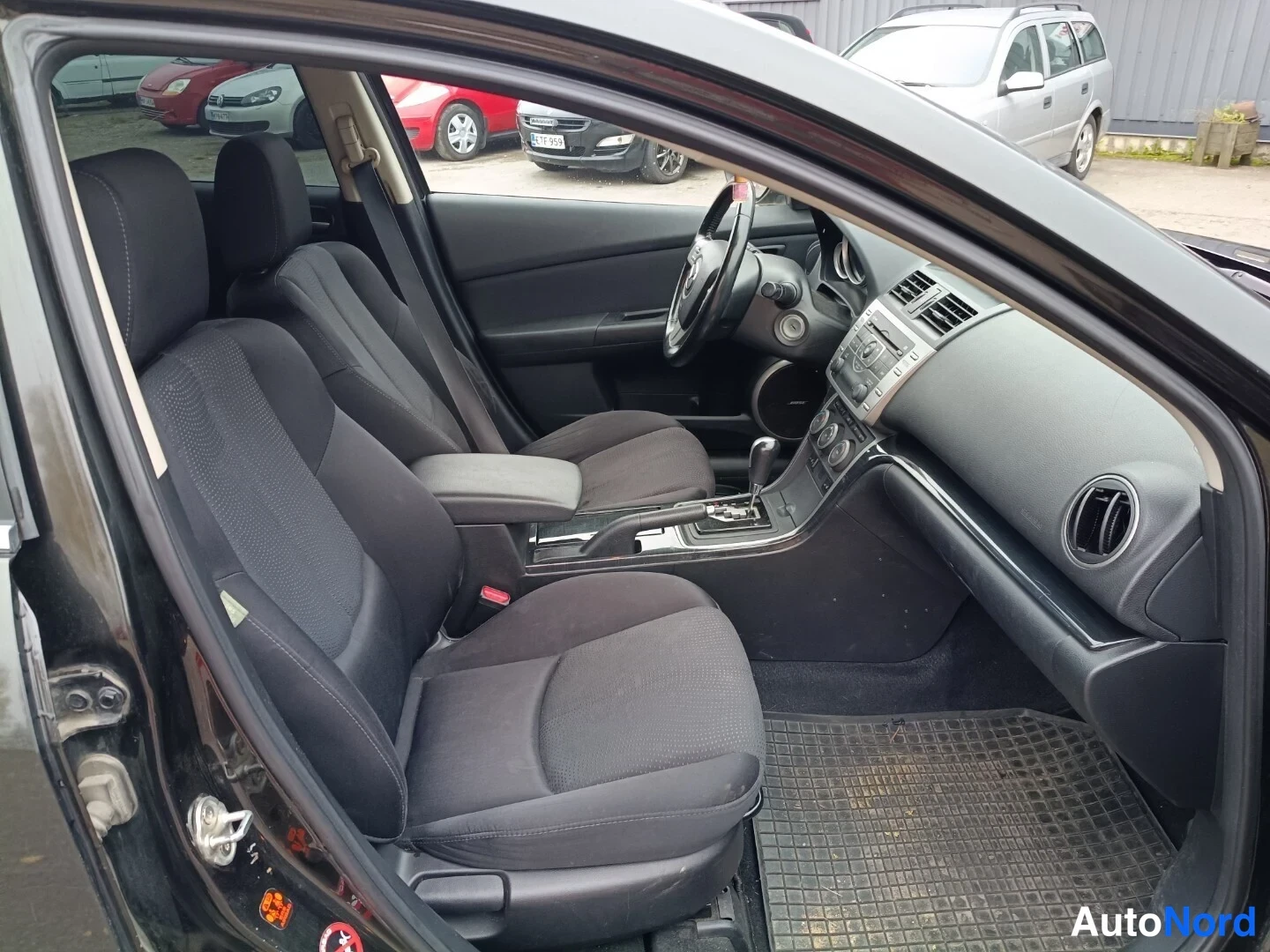 Musta Mazda 6 2008, etuistuimet, kuva 8