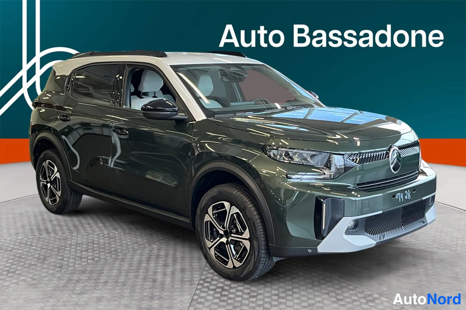 Vihreä Citroen C3 aircross 2026, etuviisto, keula oikealle, kuva 2