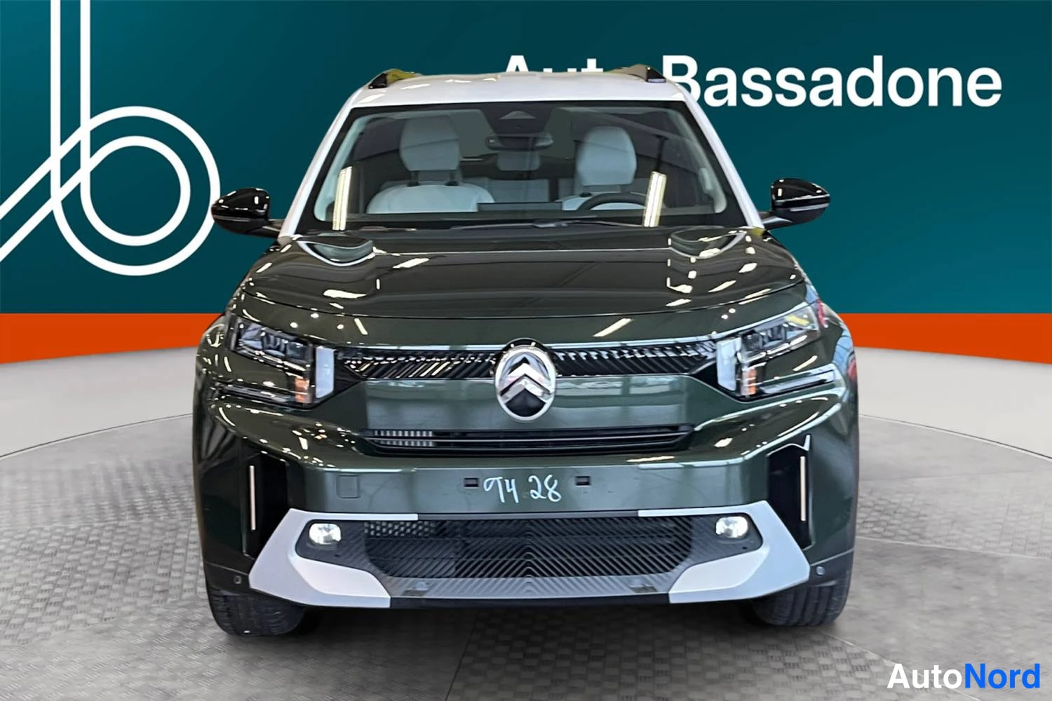 Vihreä Citroen C3 aircross 2026, edestä, kuva 3
