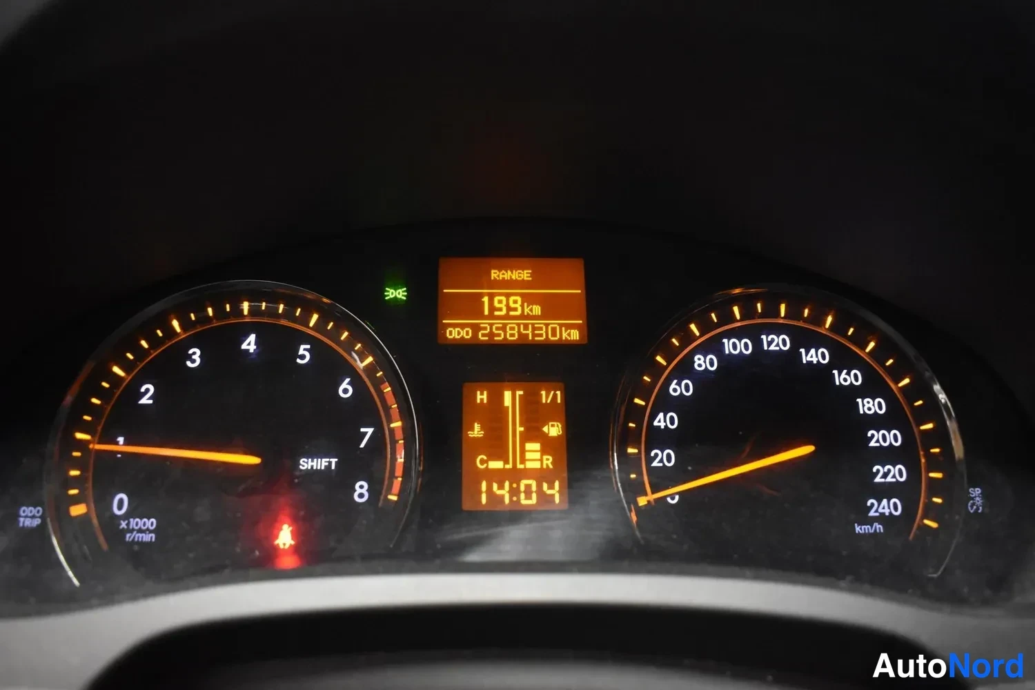Musta Toyota Avensis 2009, yksityiskohta, kuva 8