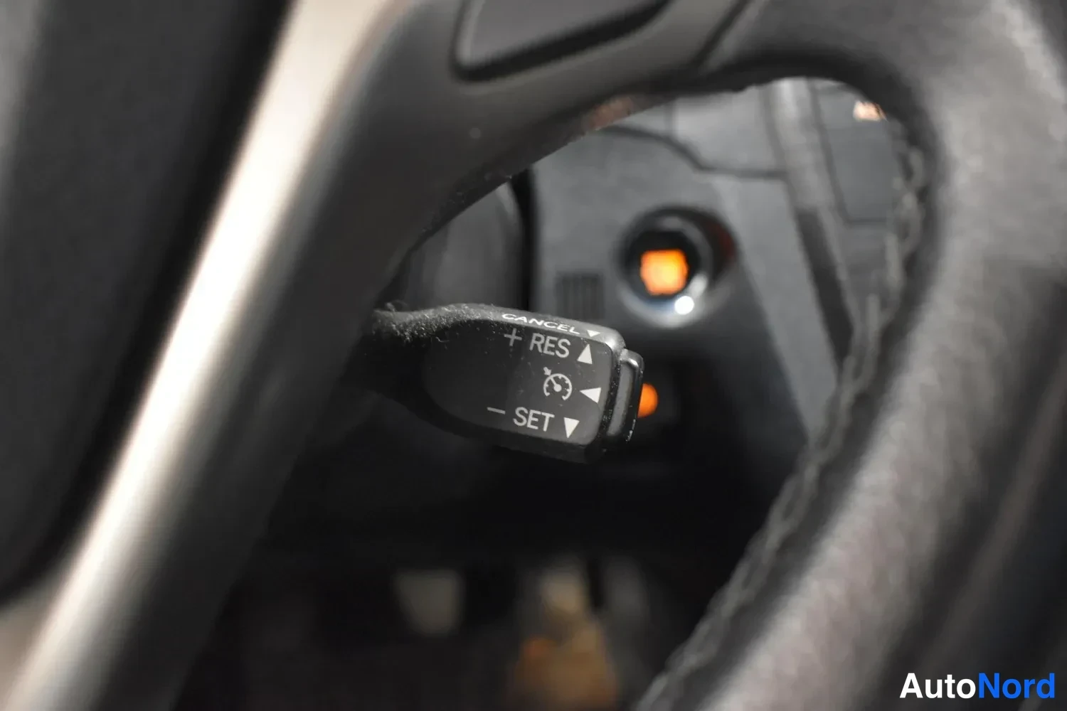 Musta Toyota Avensis 2009, yksityiskohta, kuva 9