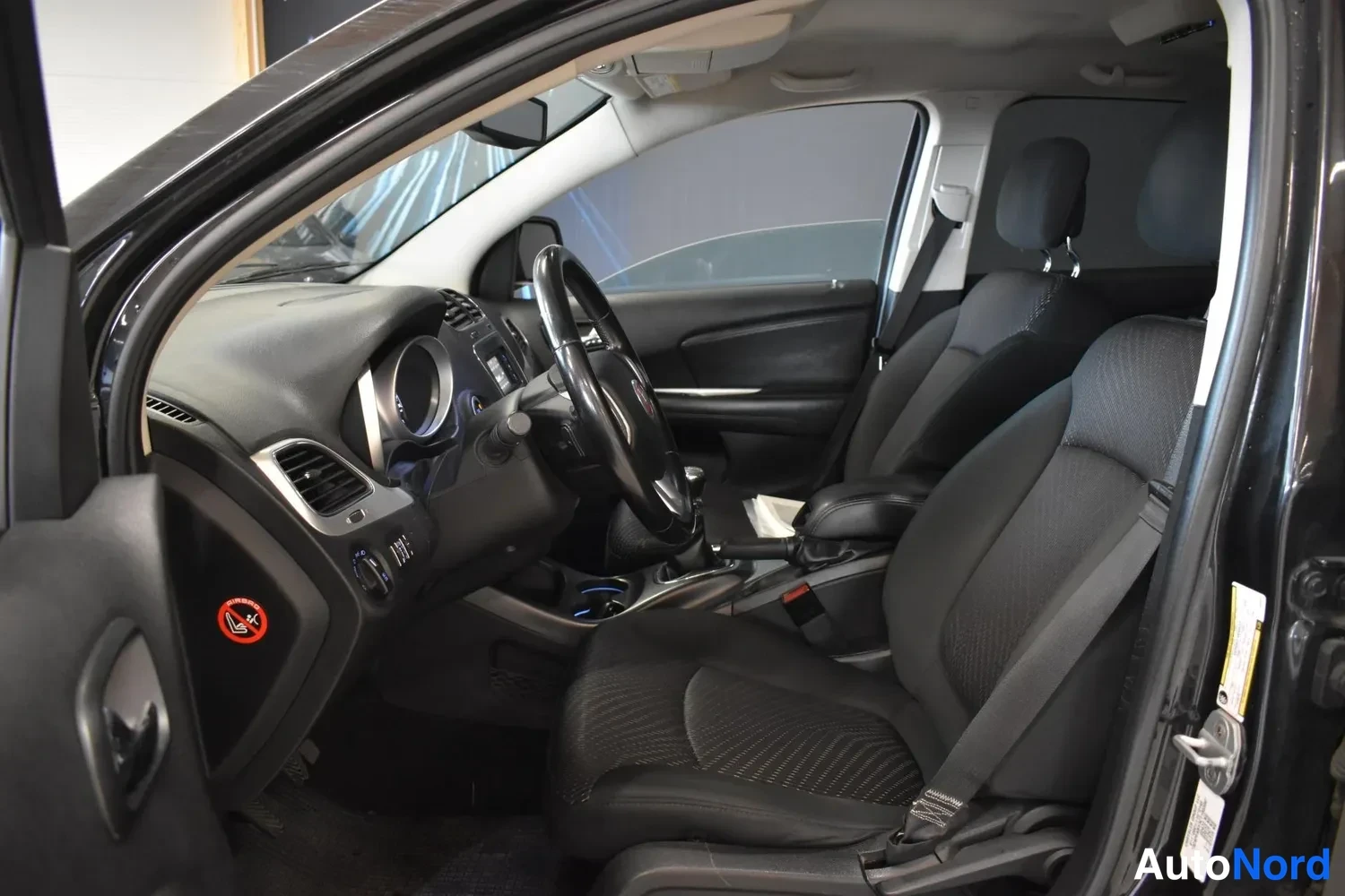 Musta Fiat Freemont 2012, ohjaamo, kuva 5
