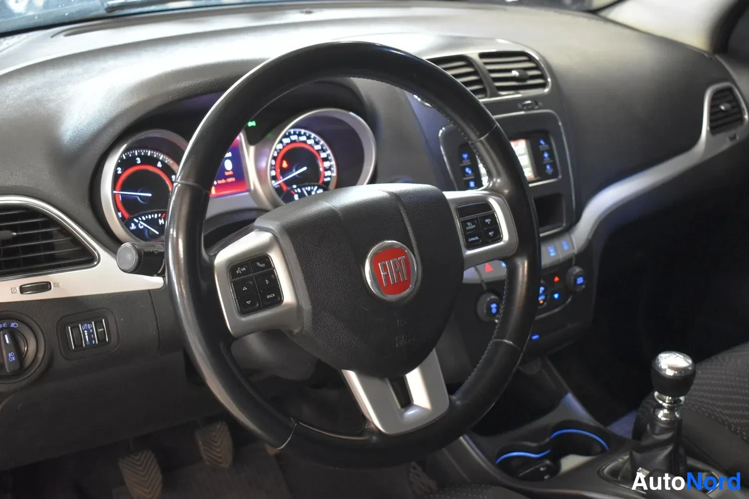 Musta Fiat Freemont 2012, ohjaamo, kuva 6