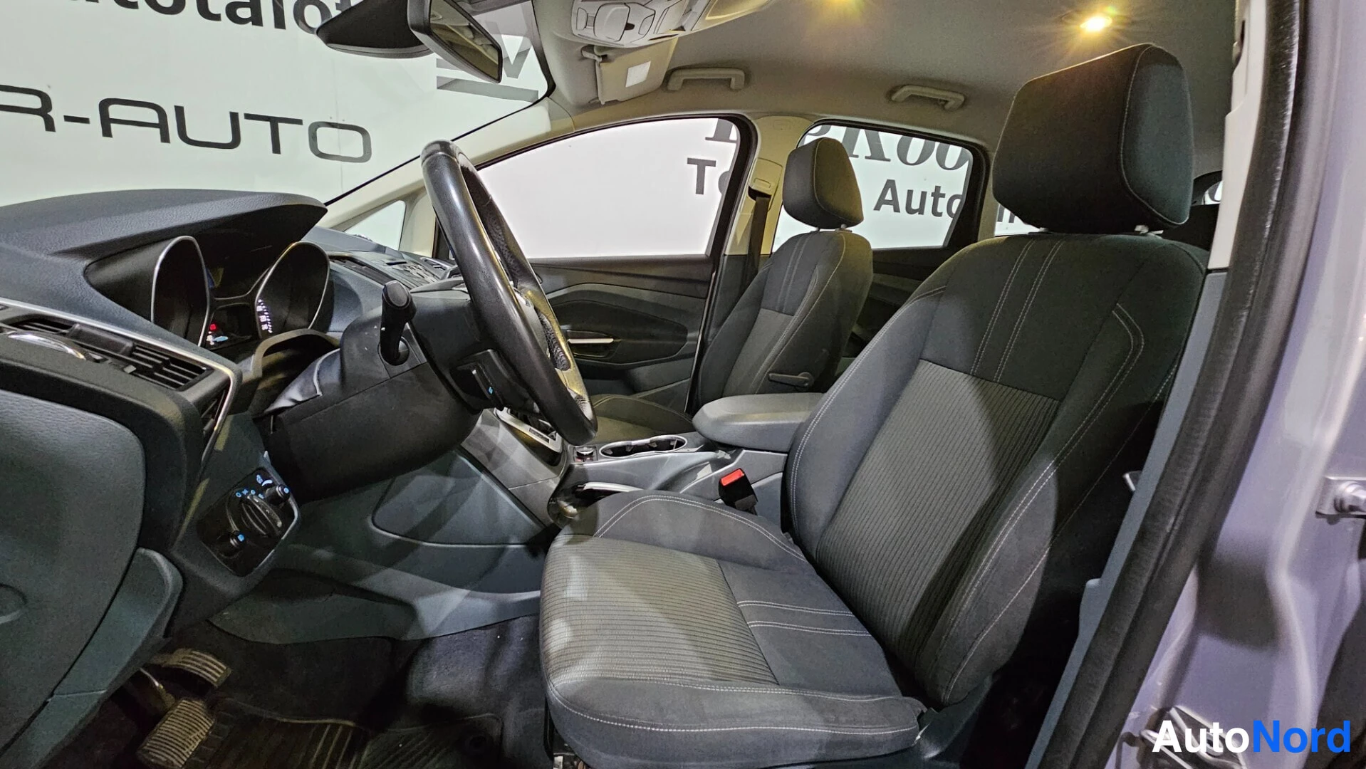 Grey Ford C-Max 2013, front seats, photo 15