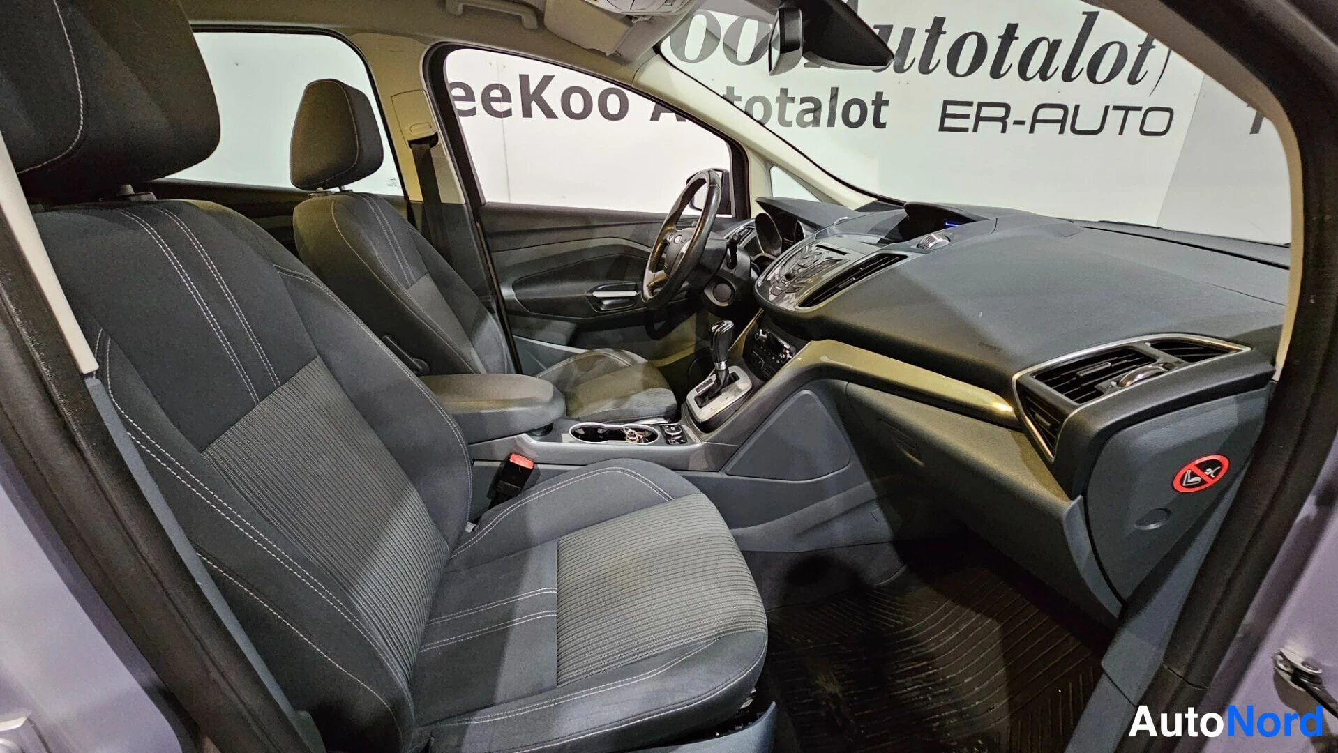 Grey Ford C-Max 2013, cockpit, photo 14