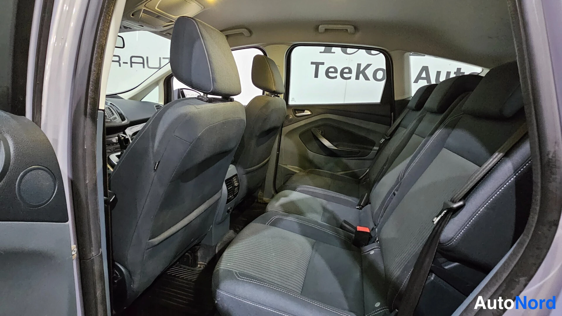 Grey Ford C-Max 2013, rear seats, photo 16