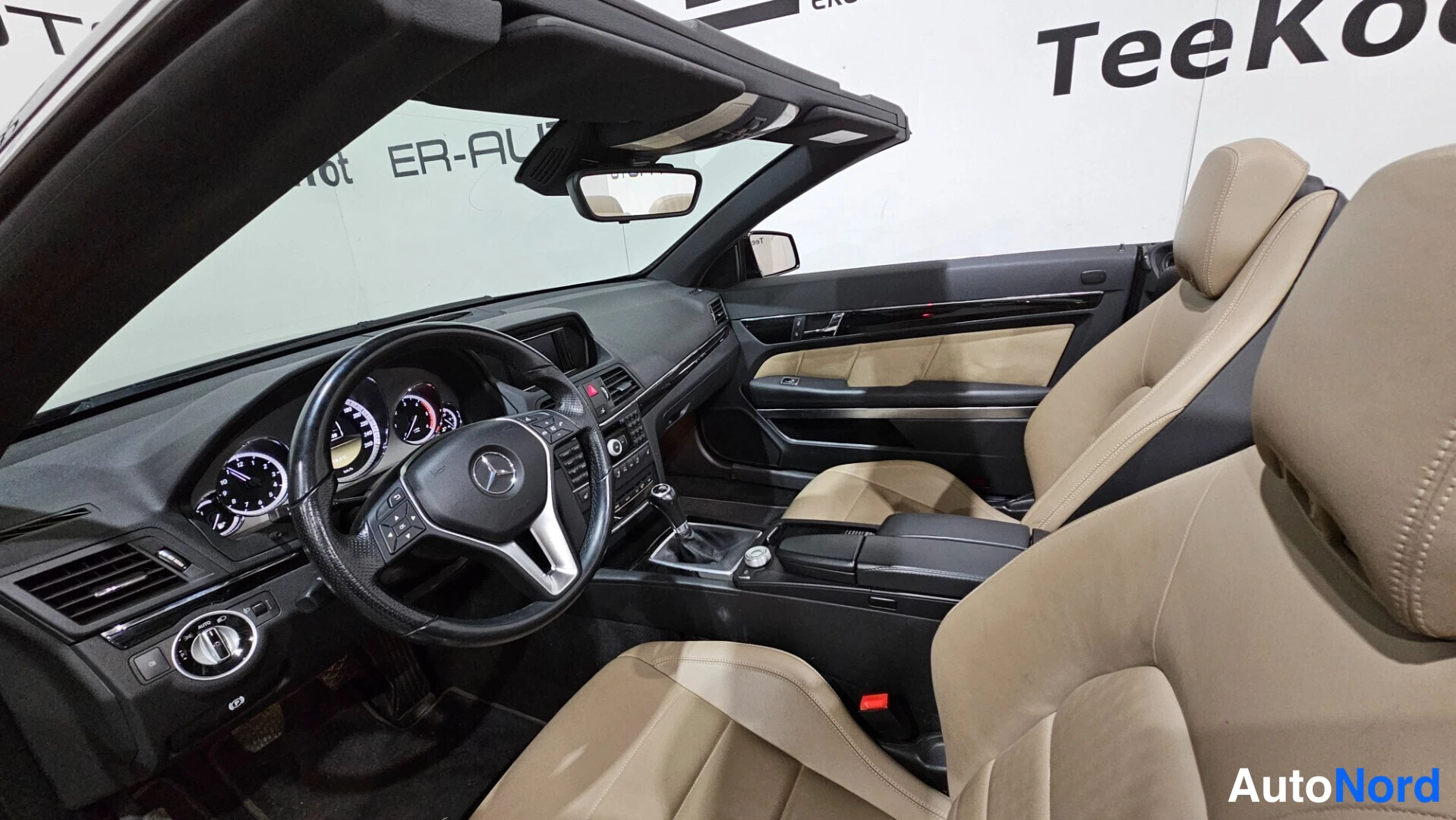 Black Mercedes-Benz E 250 CDI 2012, cockpit, photo 11