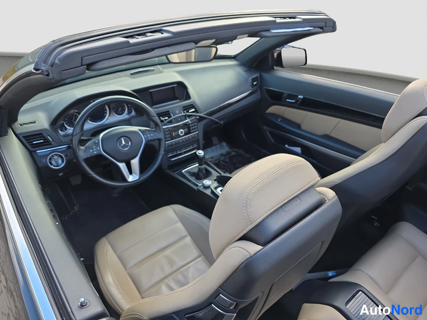 Black Mercedes-Benz E 250 CDI 2012, cockpit, photo 9