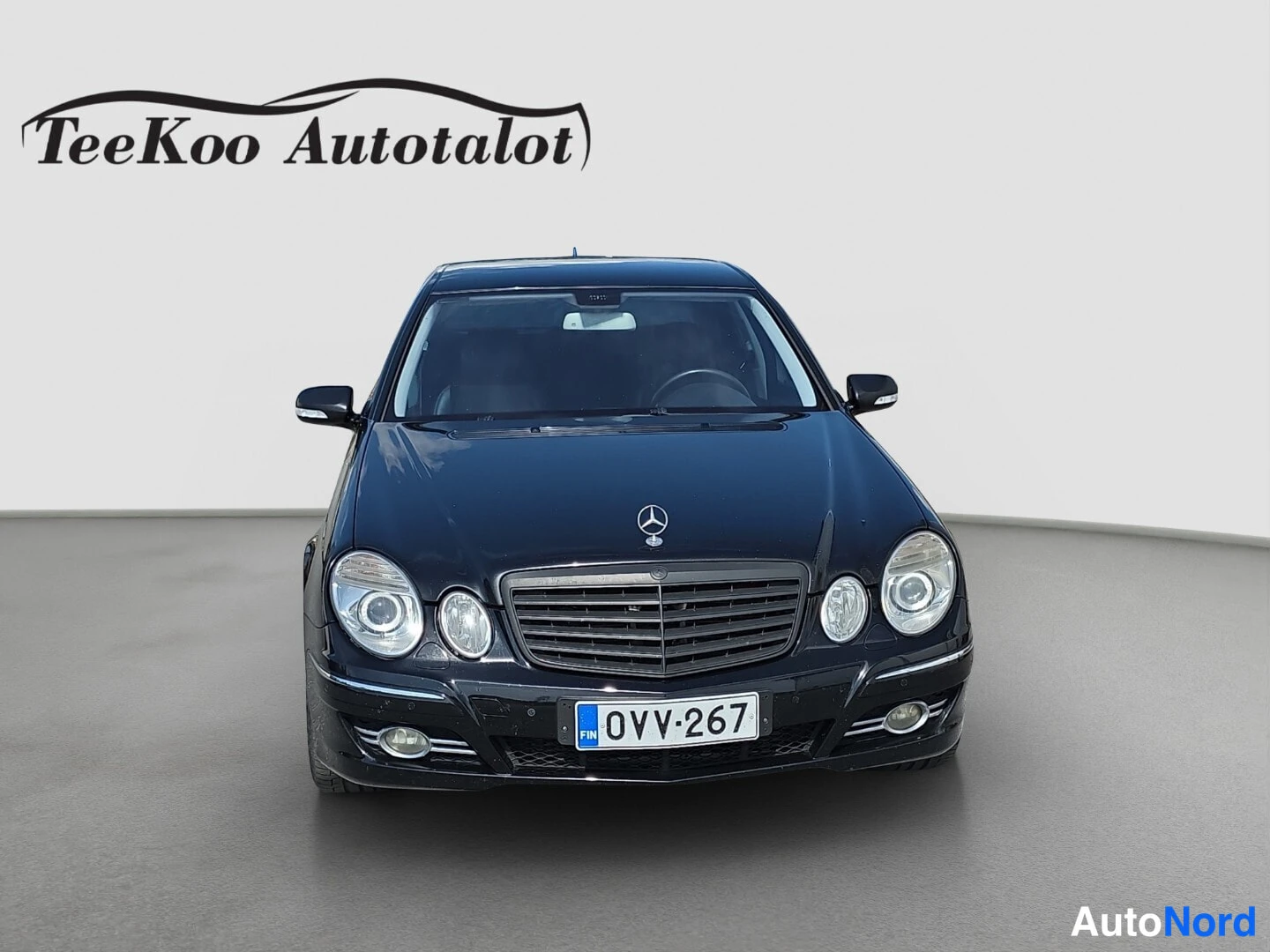 Black Mercedes-Benz E 200 2008, front, photo 3