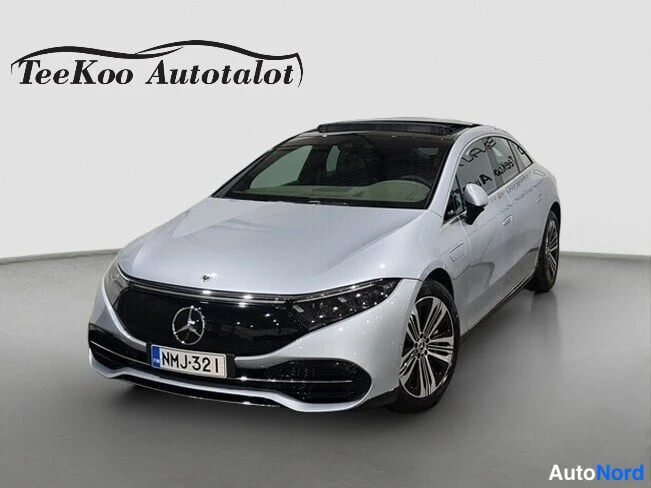 Silver Mercedes-Benz EQS 580 4MATIC 2022, front three-quarter, nose to the left, photo 2