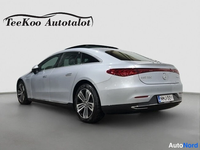 Silver Mercedes-Benz EQS 580 4MATIC 2022, rear three-quarter, photo 13