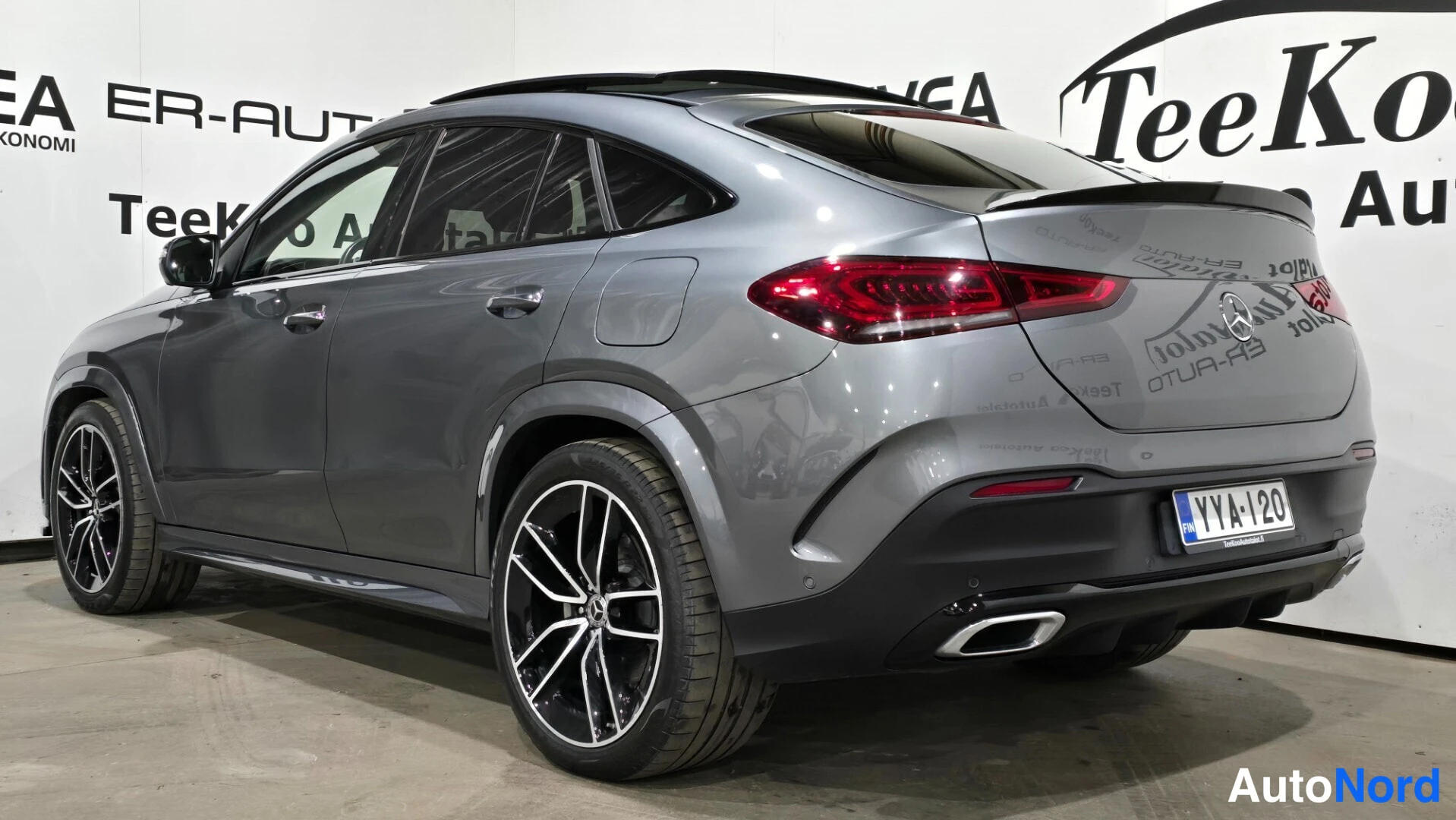 Grey Mercedes-Benz GLE 350 e 4MATIC 2022, rear three-quarter, photo 7