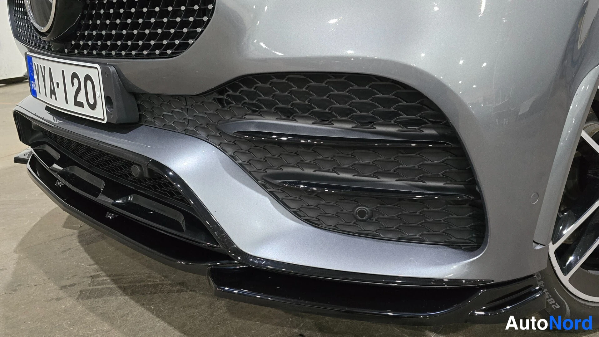 Grey Mercedes-Benz GLE 350 e 4MATIC 2022, detail, photo 16