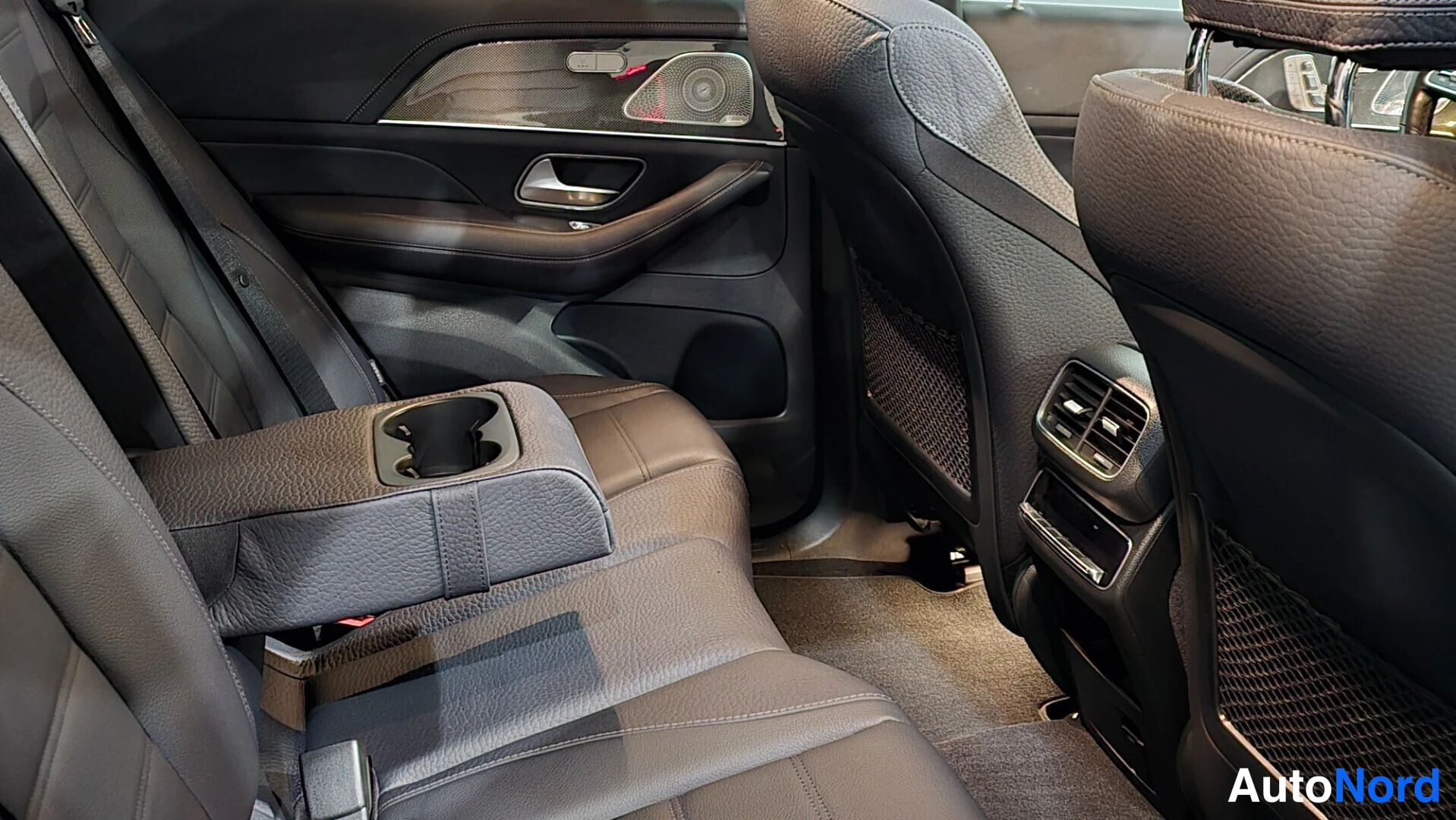 Grey Mercedes-Benz GLE 350 e 4MATIC 2022, rear seats, photo 15