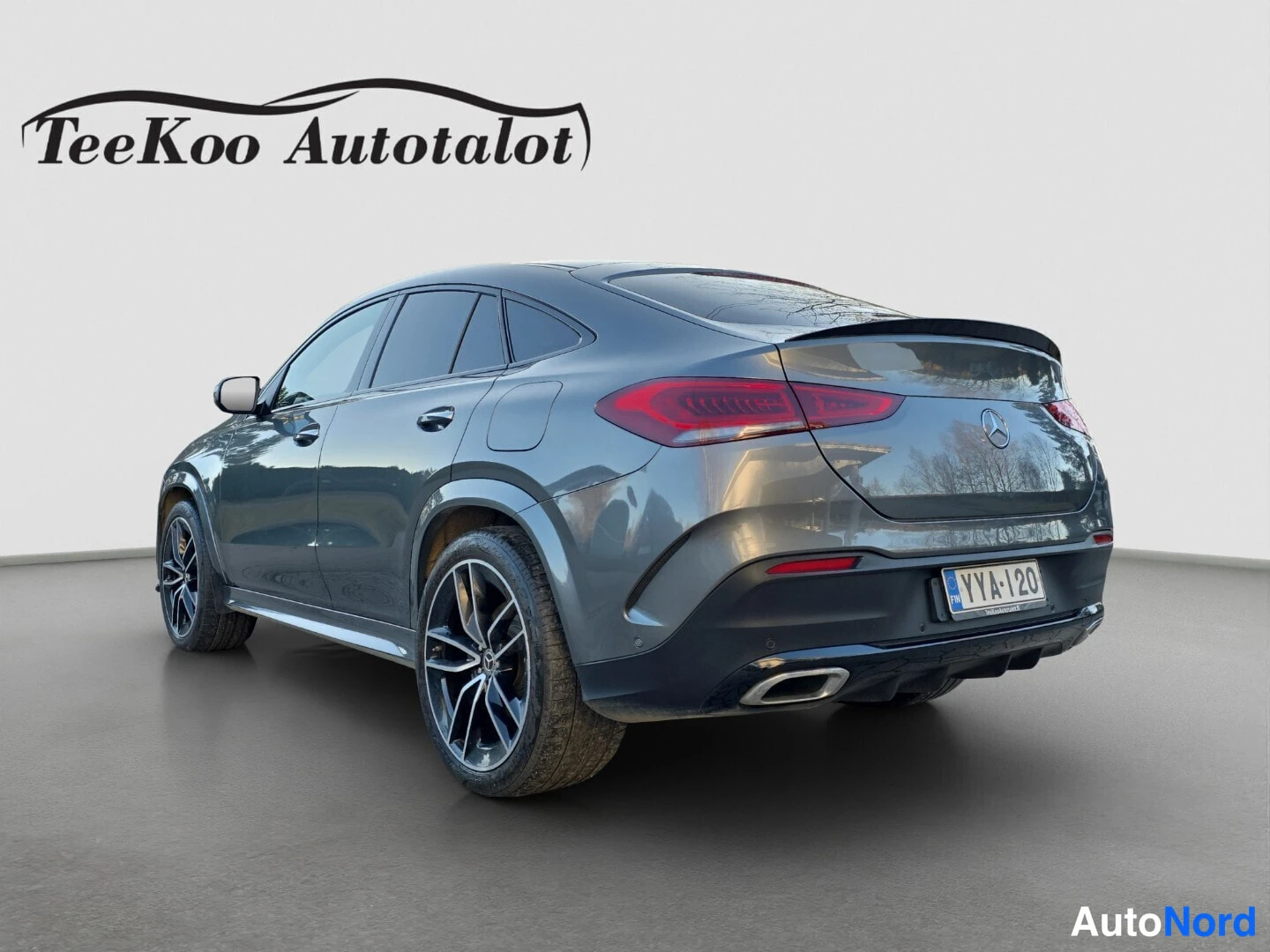 Grey Mercedes-Benz GLE 350 e 4MATIC 2022, rear three-quarter, photo 11
