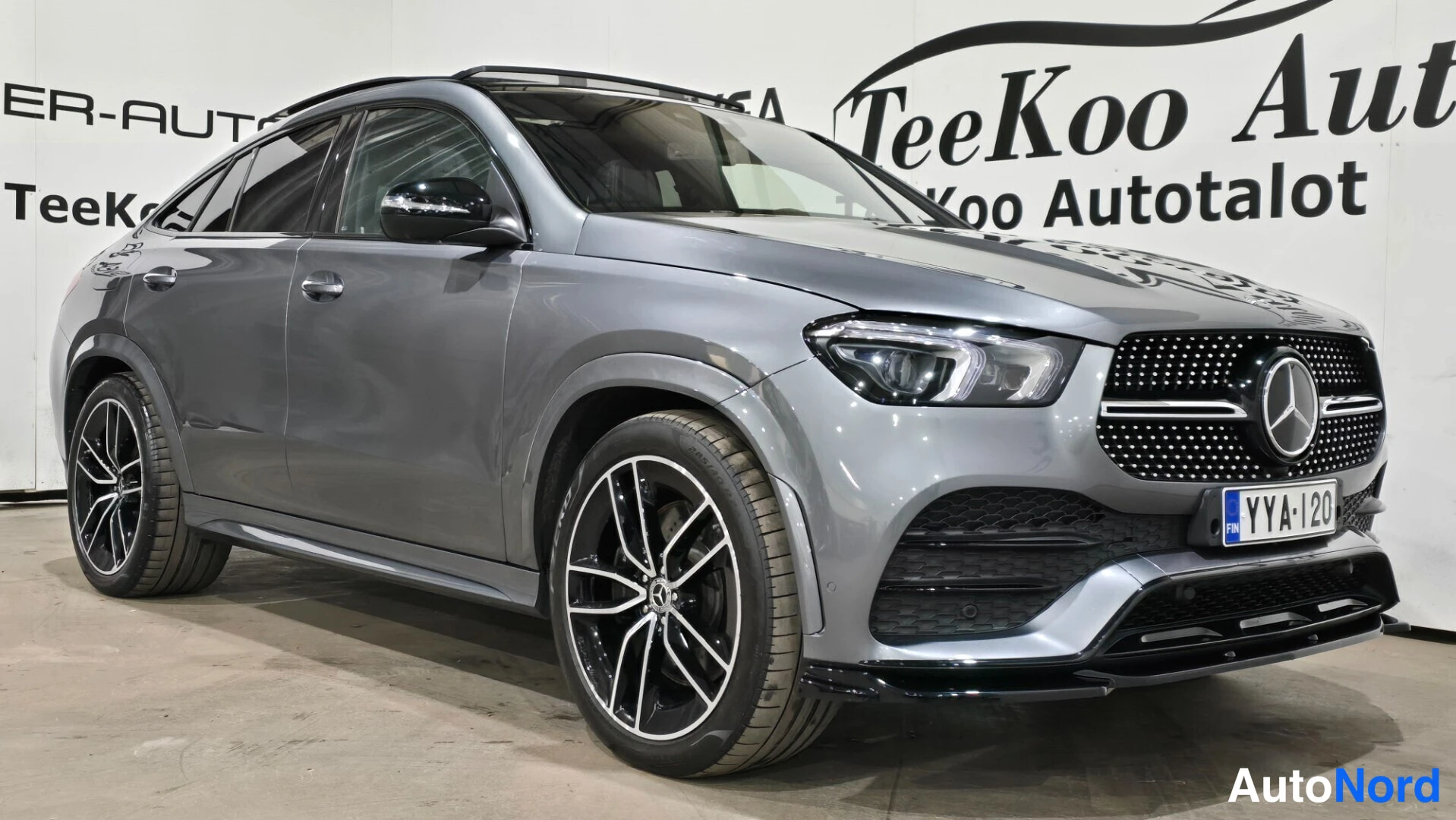 Grey Mercedes-Benz GLE 350 e 4MATIC 2022, front three-quarter, nose to the right, photo 5